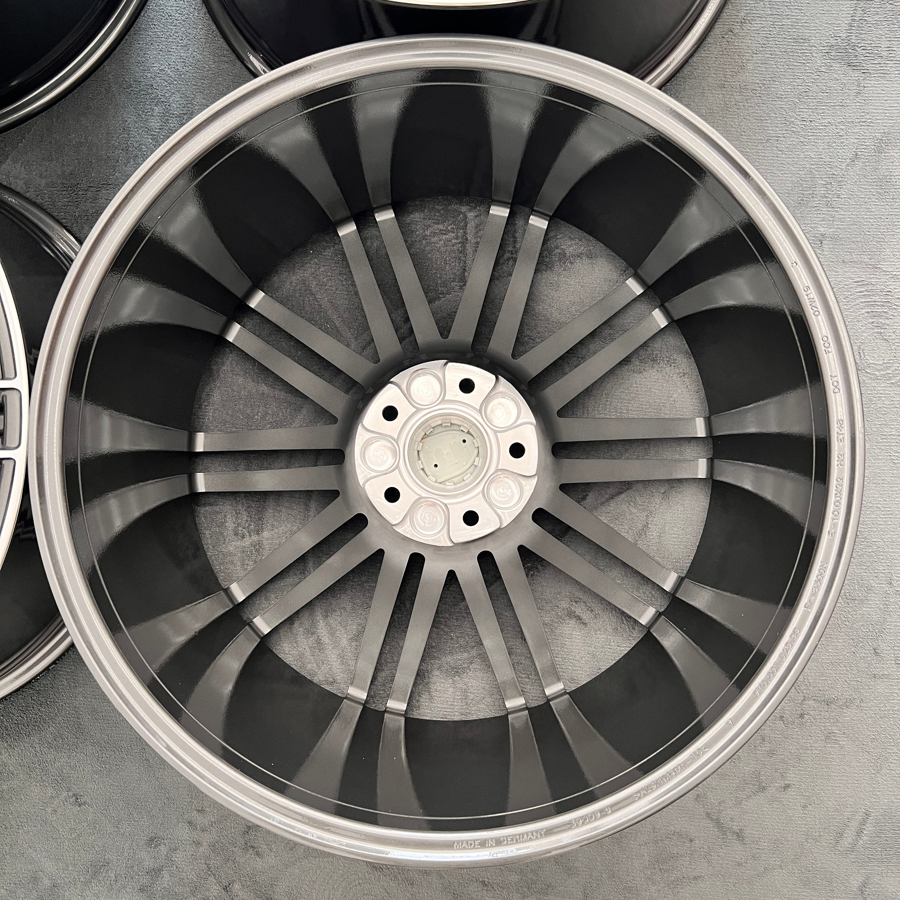 Porsche Cayenne 22 inch  original  wheel