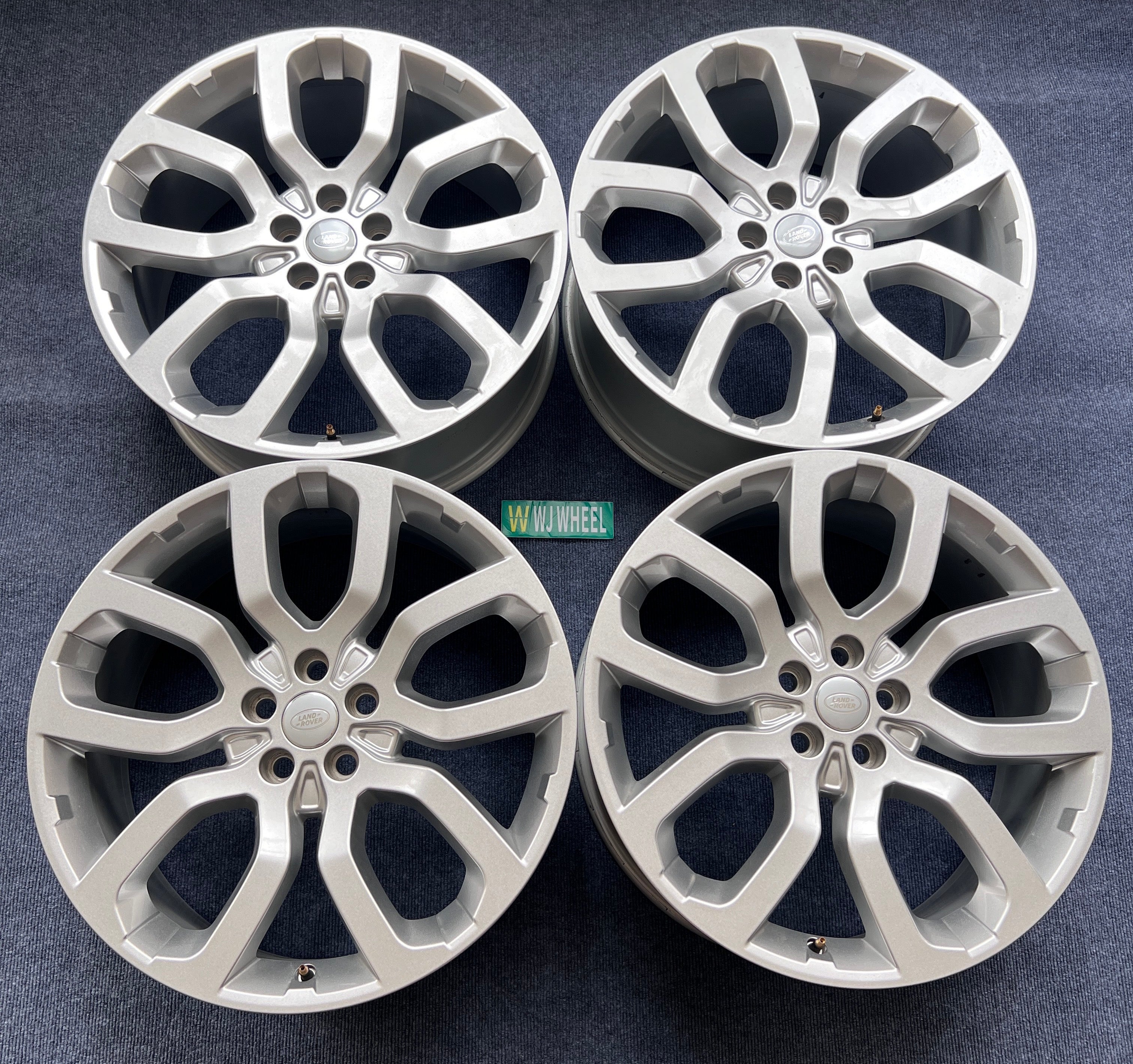 Land Rover RangeRover 22 inch original wheel