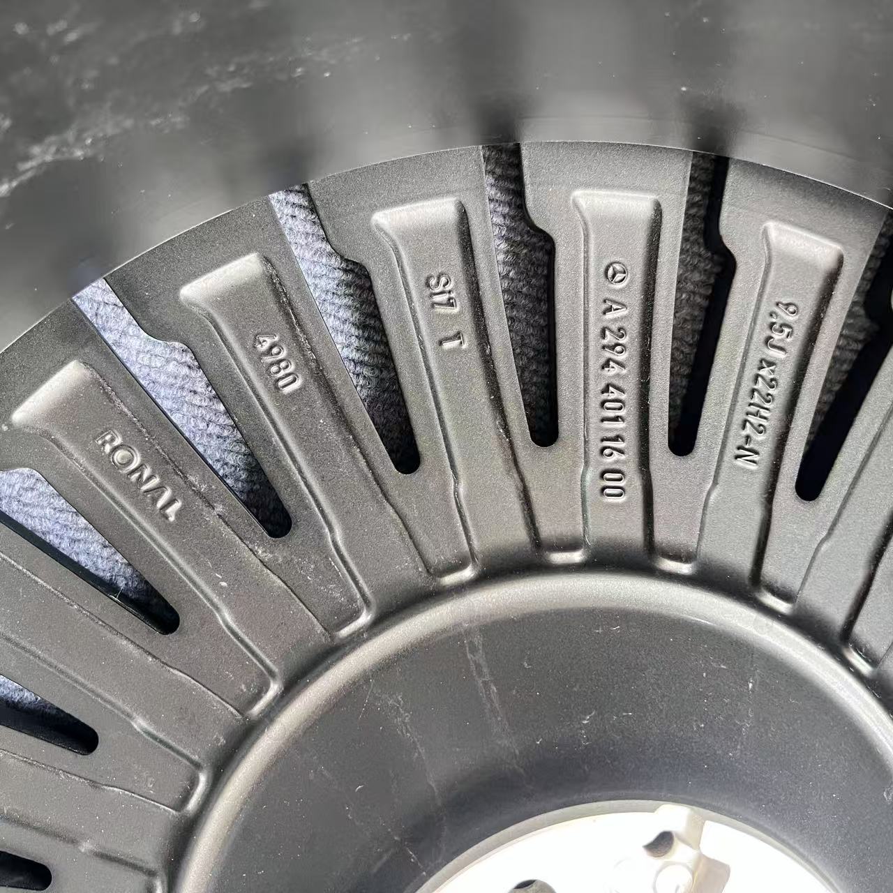 Mercedesbenz EQE 22 inch original wheel
