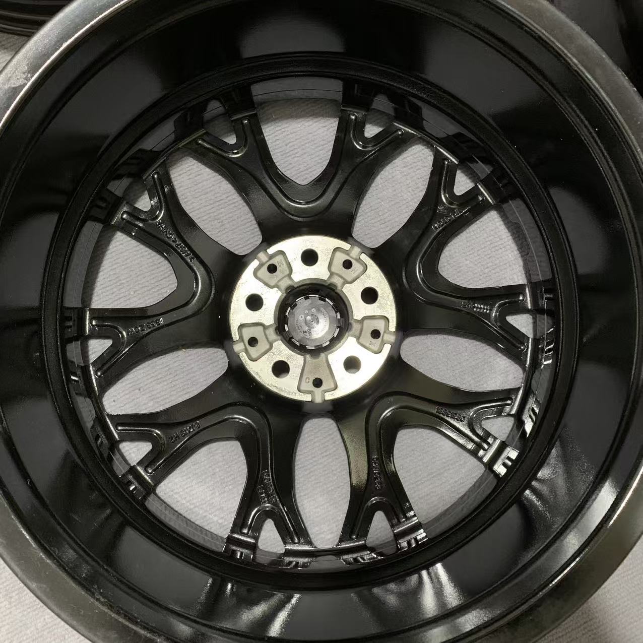 BMW 2 Series 977M 19 inch original wheels