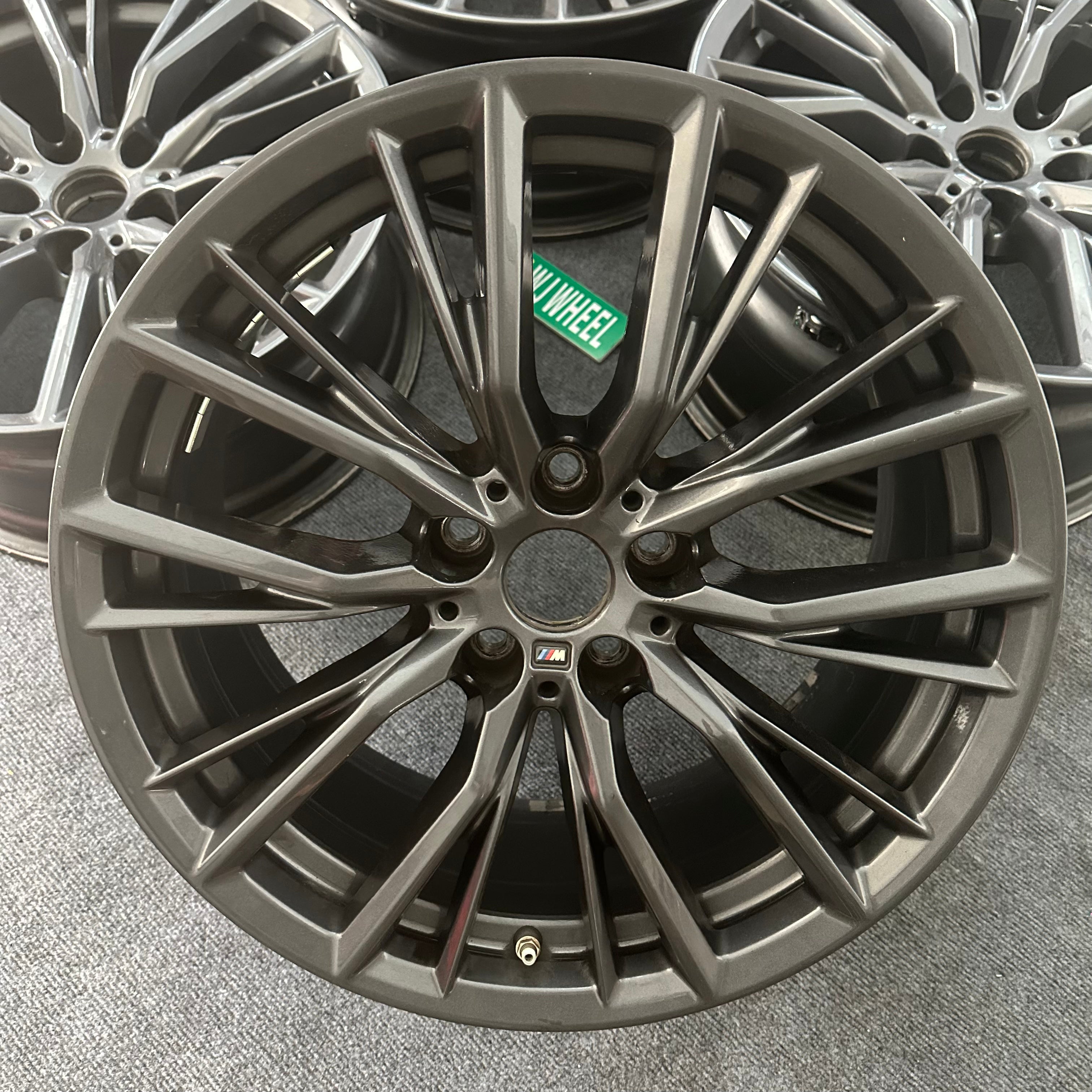 BMW 3 Series 18 inch original wheels