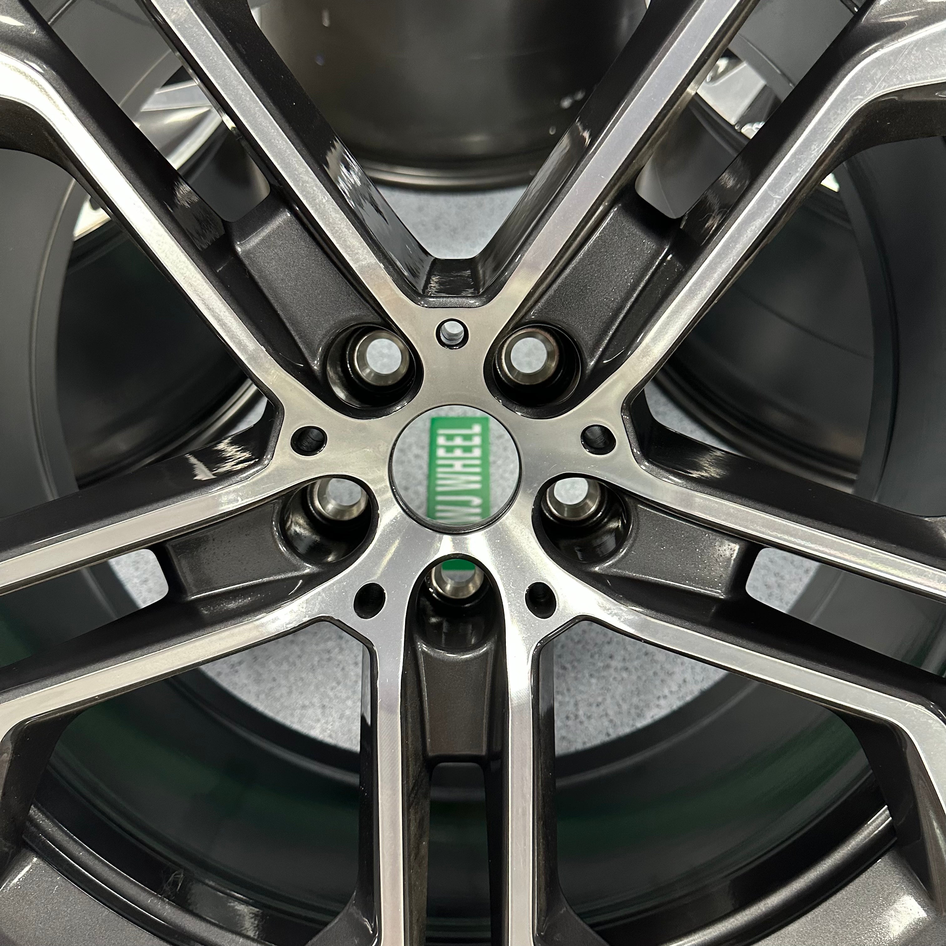 BMW X5 744M 21 inch original wheels