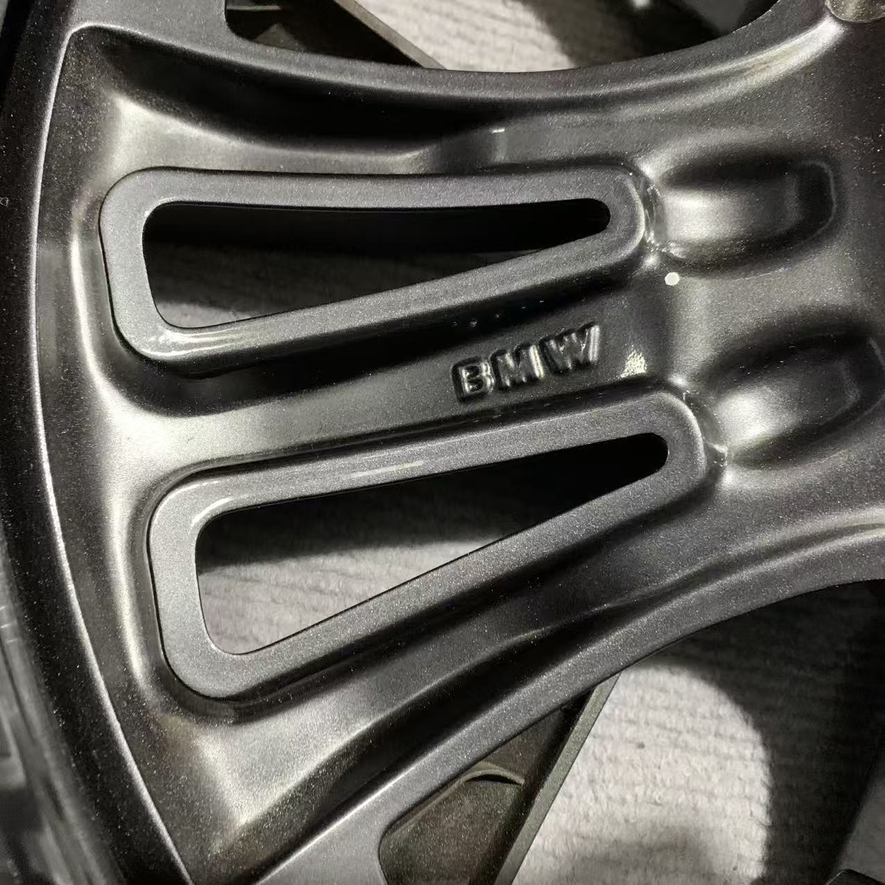 BMW i7 20 inch original wheel