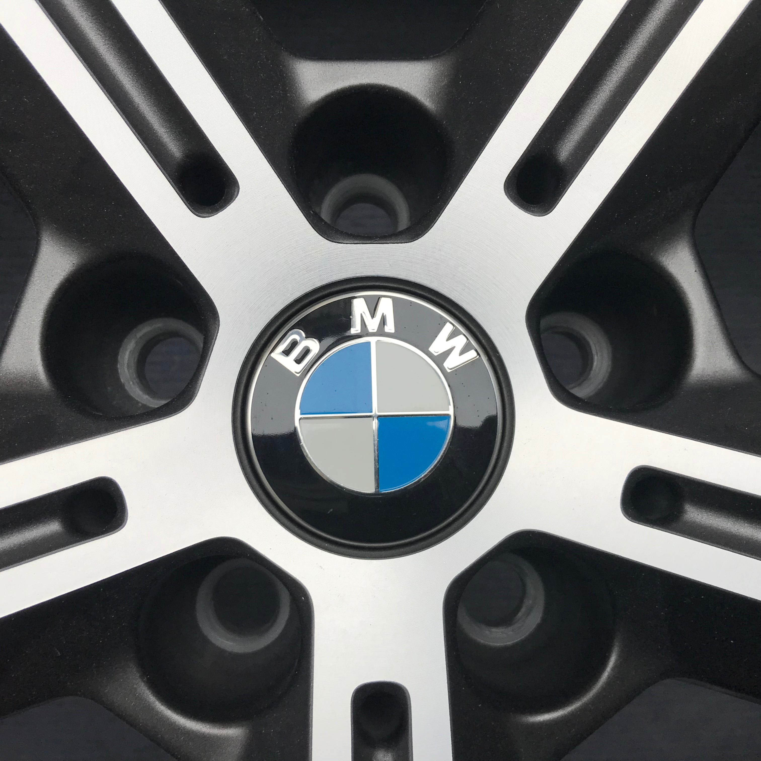 BMW iX 22 inch original wheels