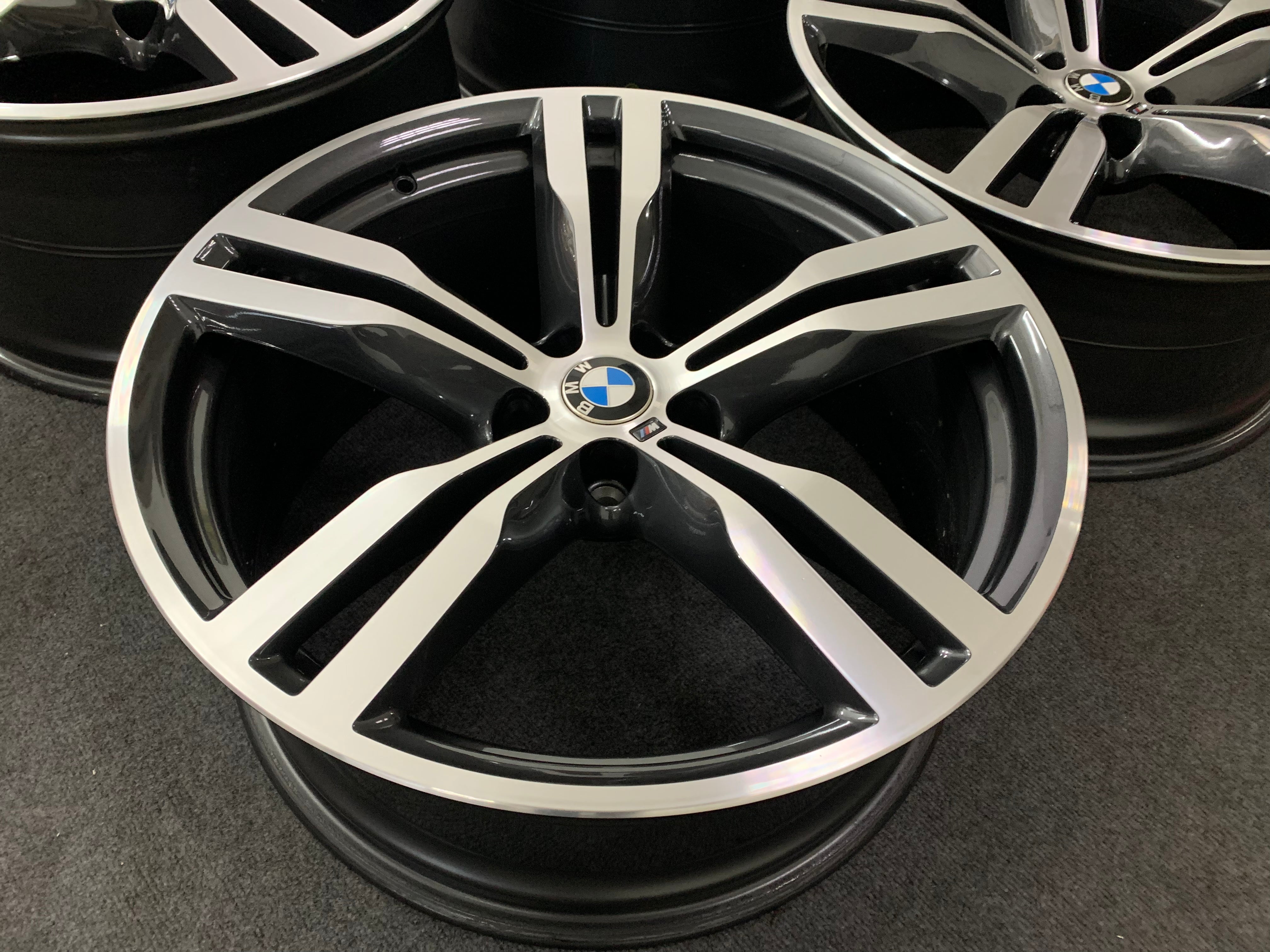 BMW 7 series 648M 20- inch original wheels