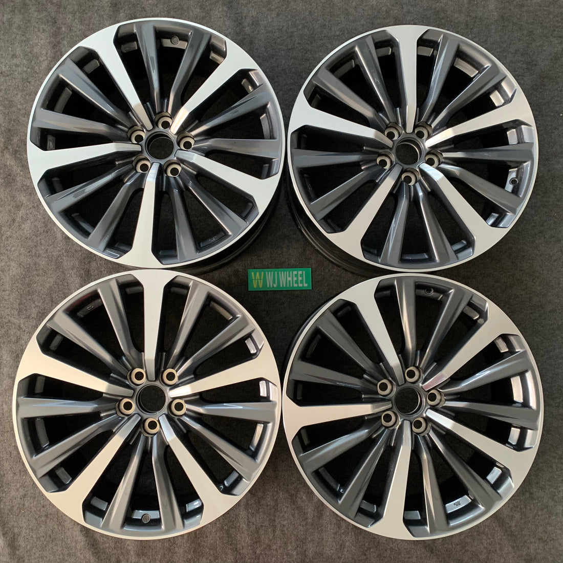 Toyota Highlander 20 inch Original wheels