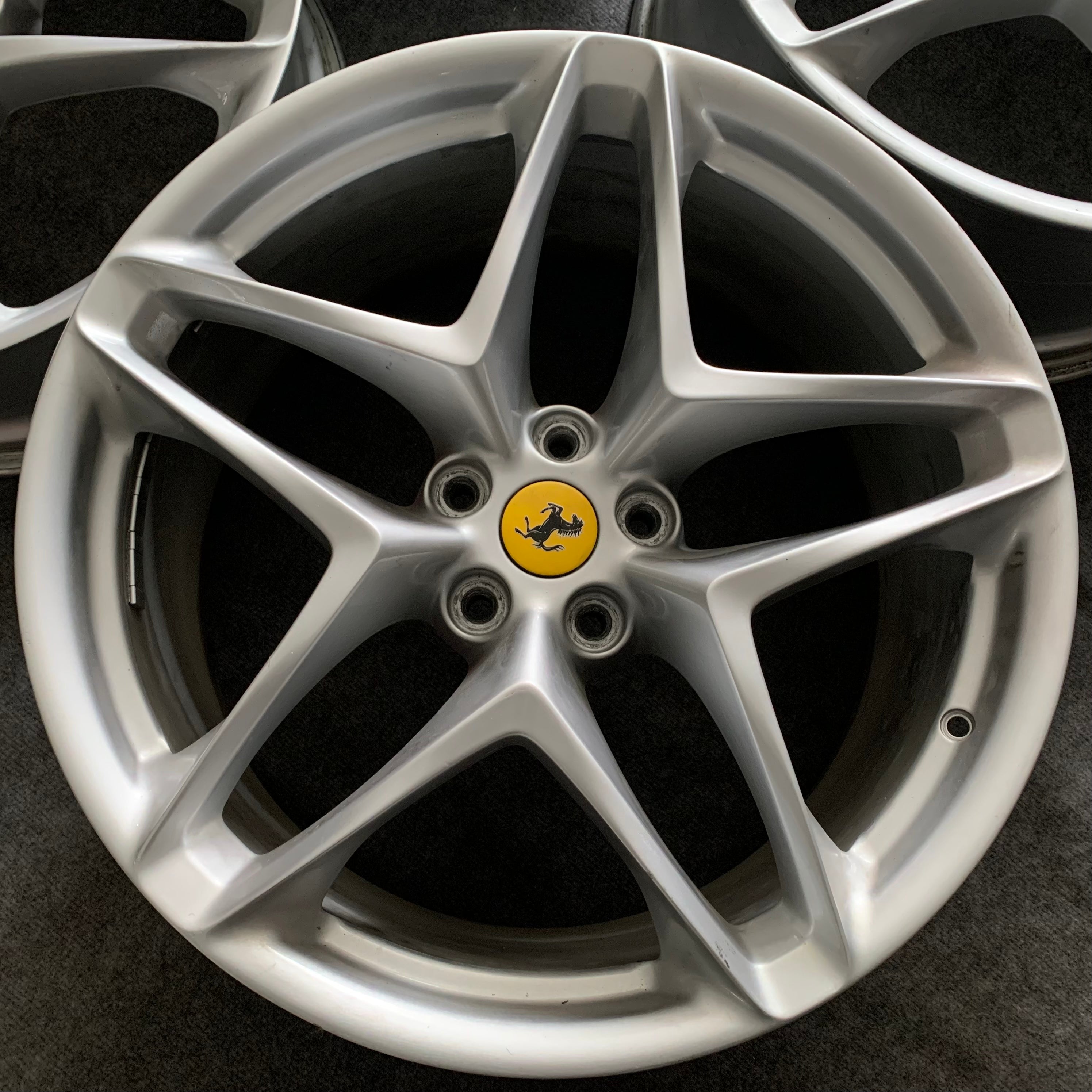 Ferrari Roma 20-inch Original wheel
