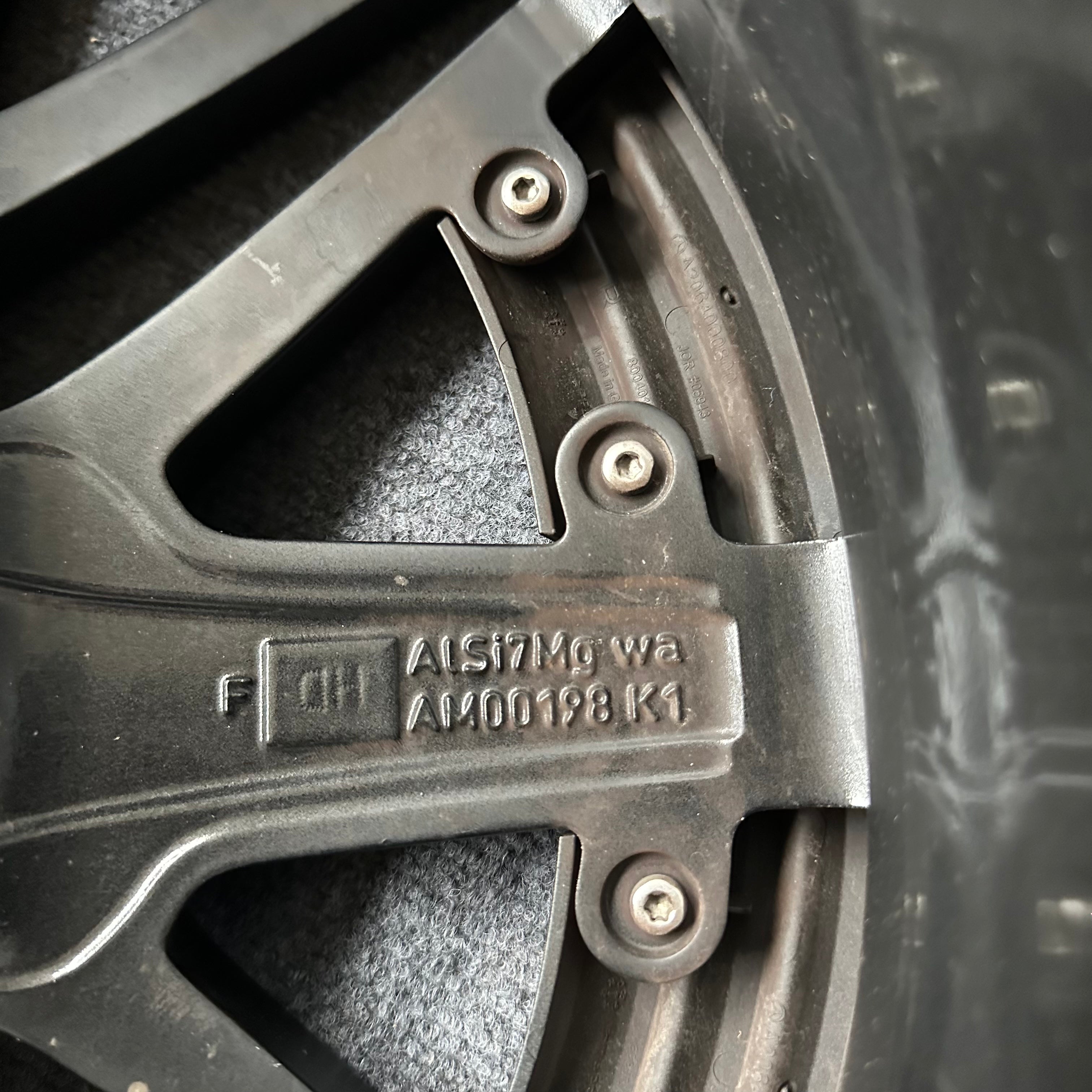 Mercedes-Benz C43 20 inch original wheels(no tire)