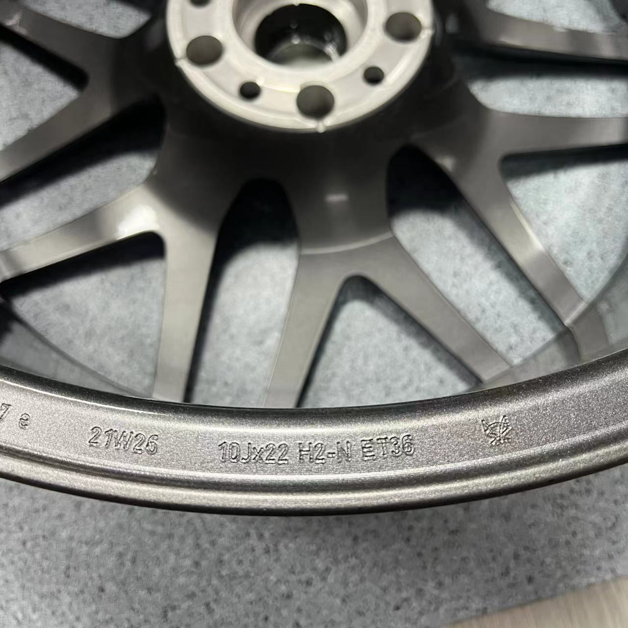 Mercedesbenz G63 22 inch original wheel Silver Edge