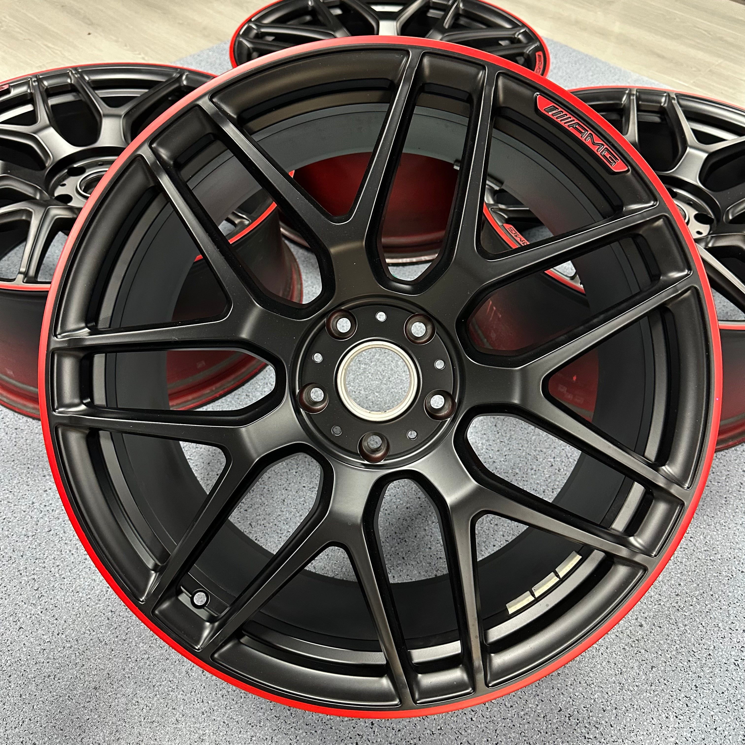 Mercedesbenz G63 22 inch original wheel Red border