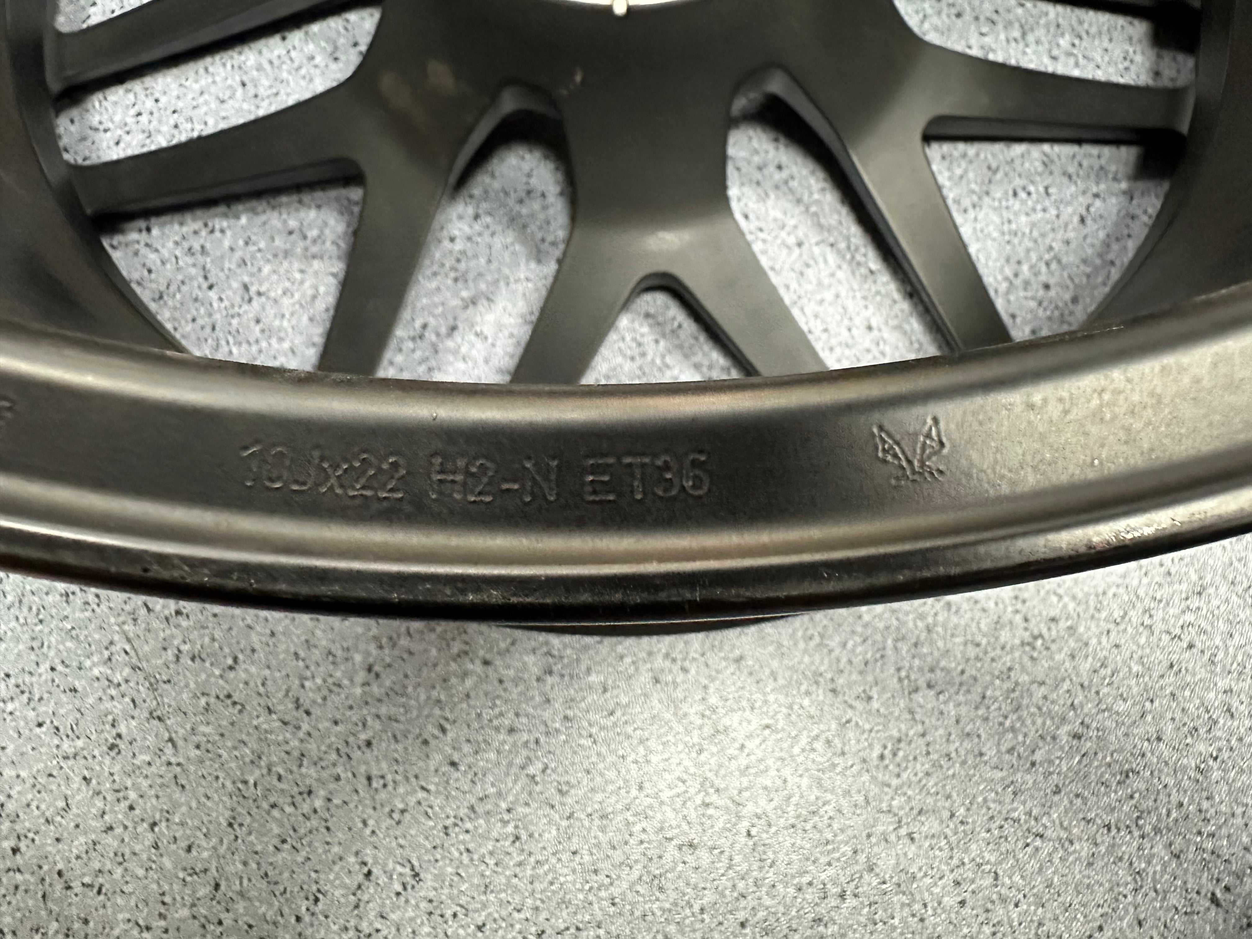 Mercedesbenz G63 22 inch original wheel Red border