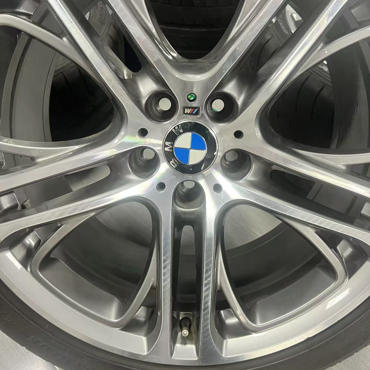 BMW X5 310M 21 inch original wheels (no tire)
