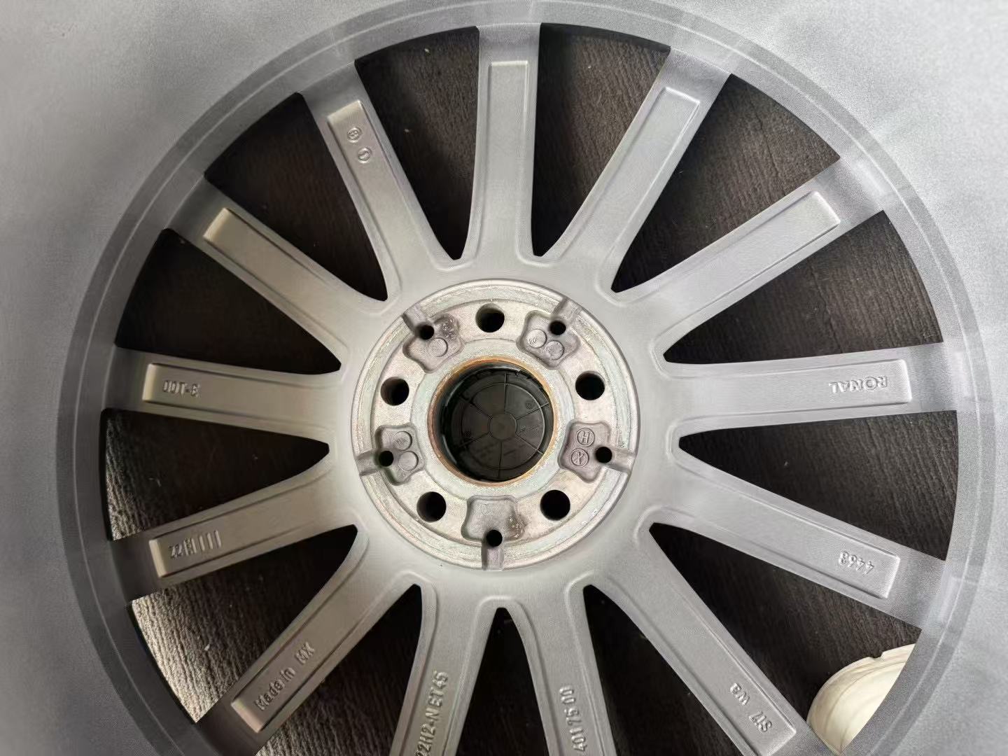 Mercedes benz GLS450 22 inch Original wheel