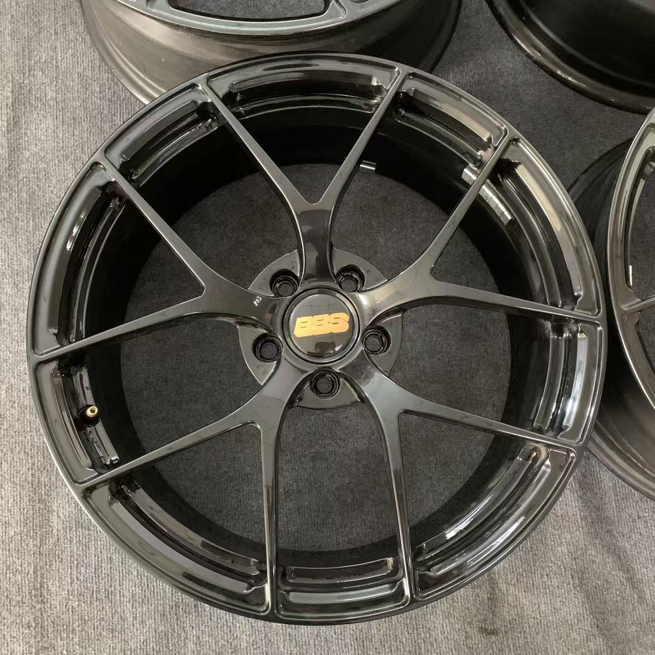 MB05 19 inch 5*112 66.6