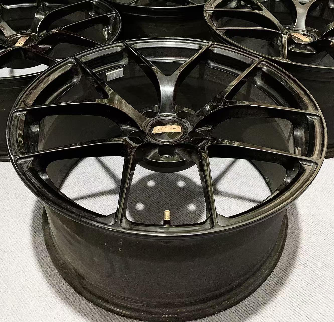 MB05 19 inch 5*112 66.6