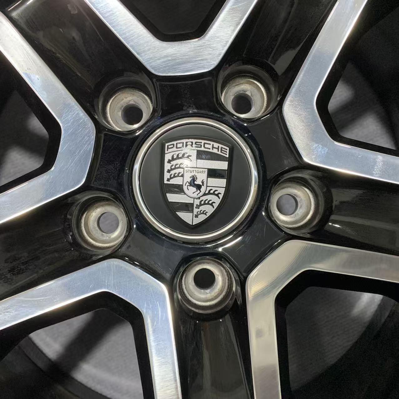 Porsche Taycan 21 inch original wheel