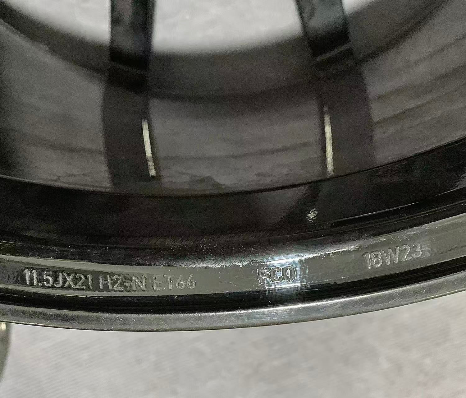 Porsche Taycan 21 inch original wheel