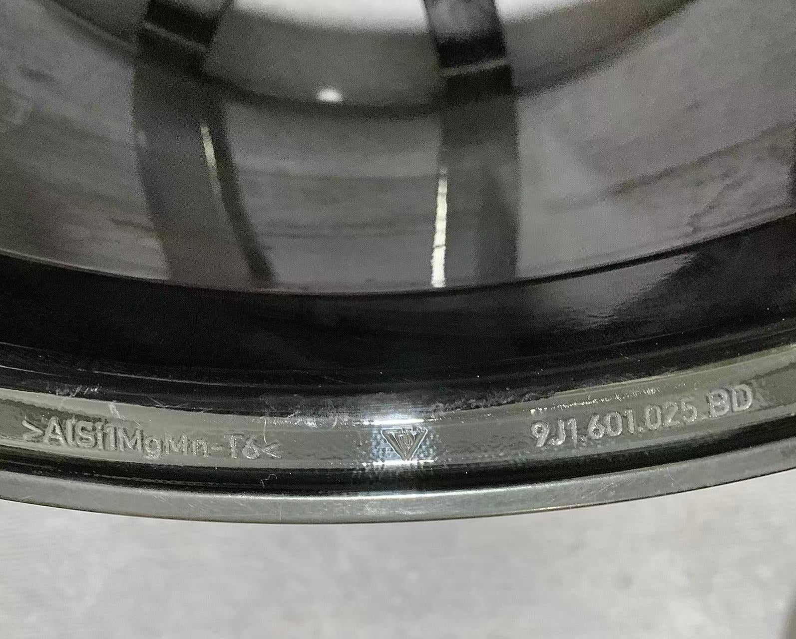 Porsche Taycan 21 inch original wheel