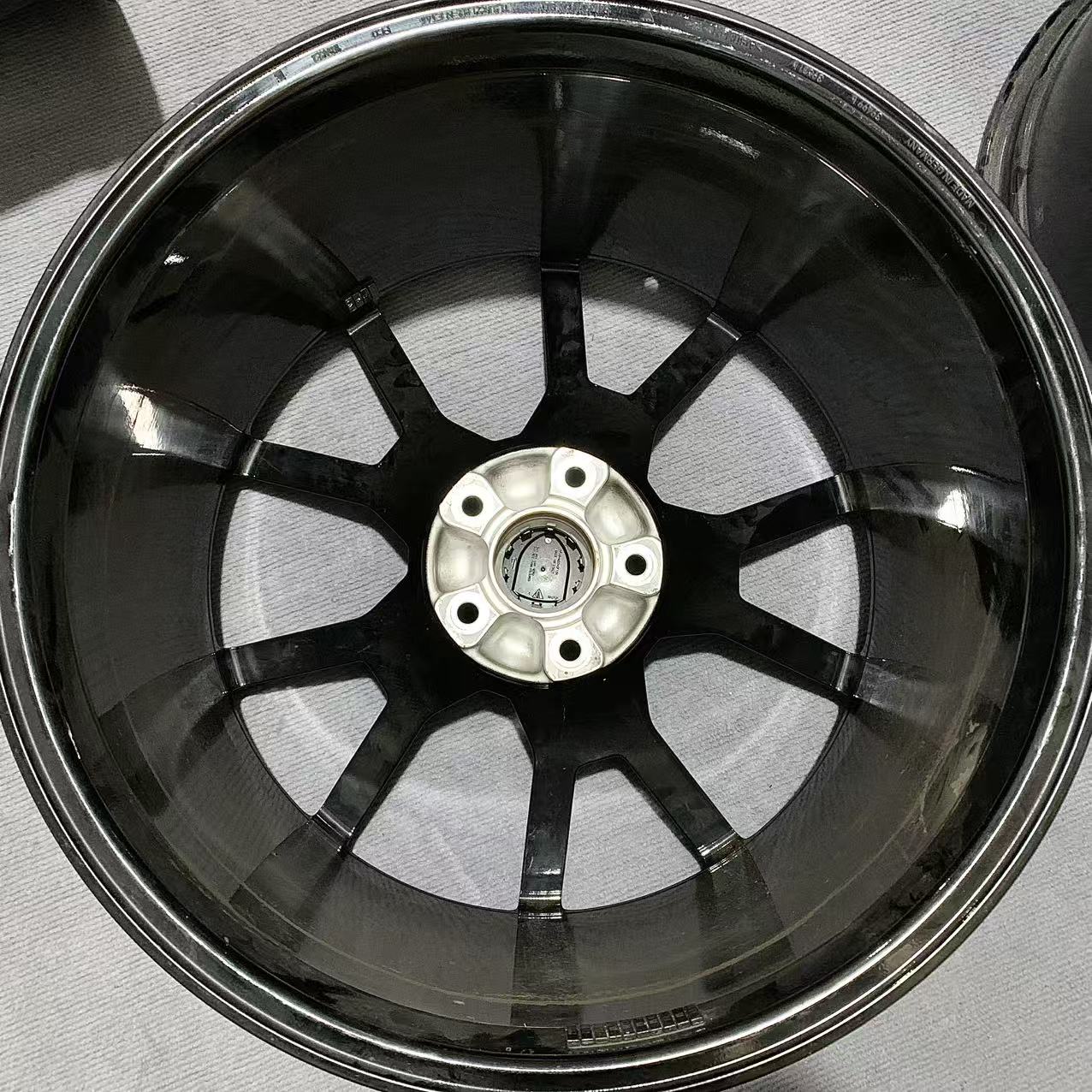 Porsche Taycan 21 inch original wheel