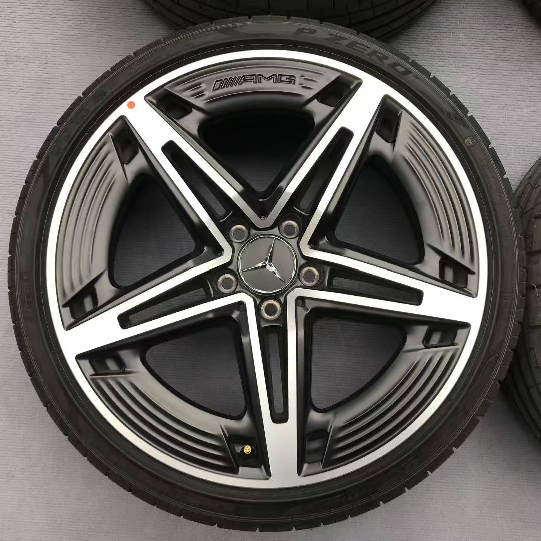 Mercedes benz A35 19 inch original wheel (no tire)