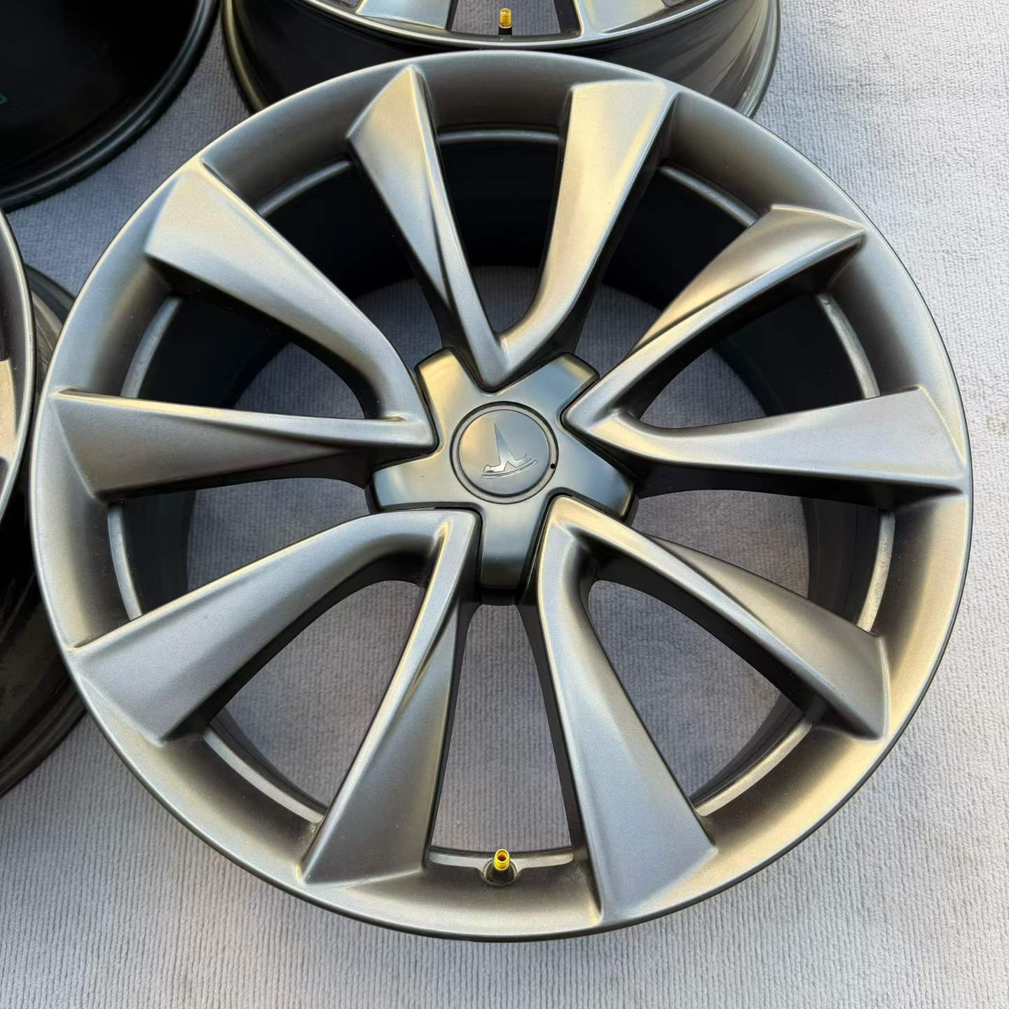 Tesla Model 3 20-inch Original wheel