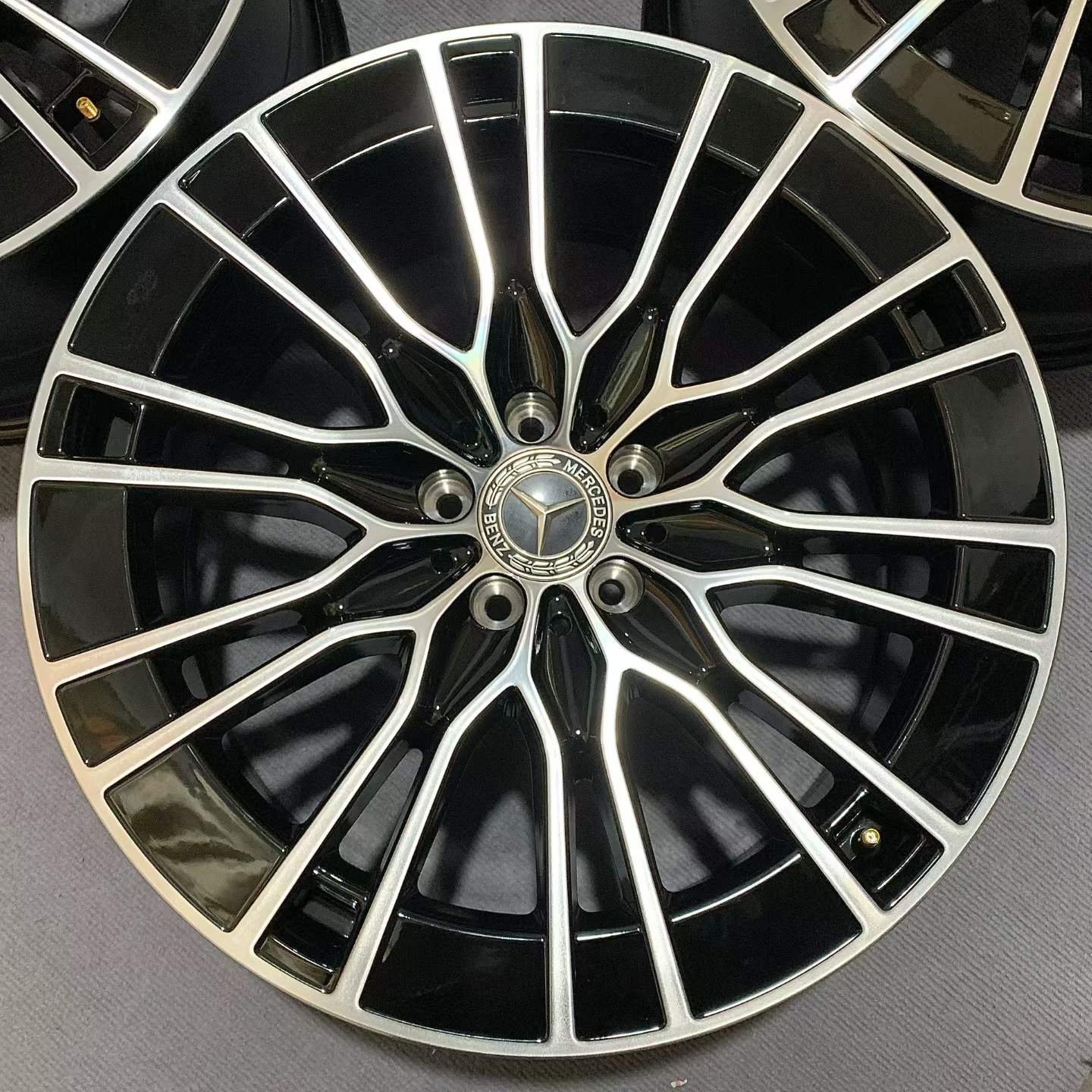 Mercedes-Benz E300 20-inch Original wheel