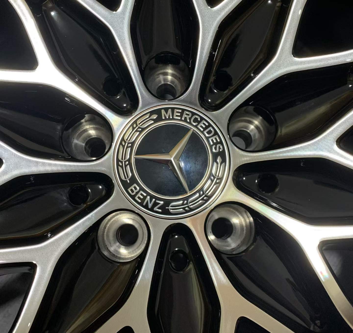 Mercedes-Benz E300 20-inch Original wheel