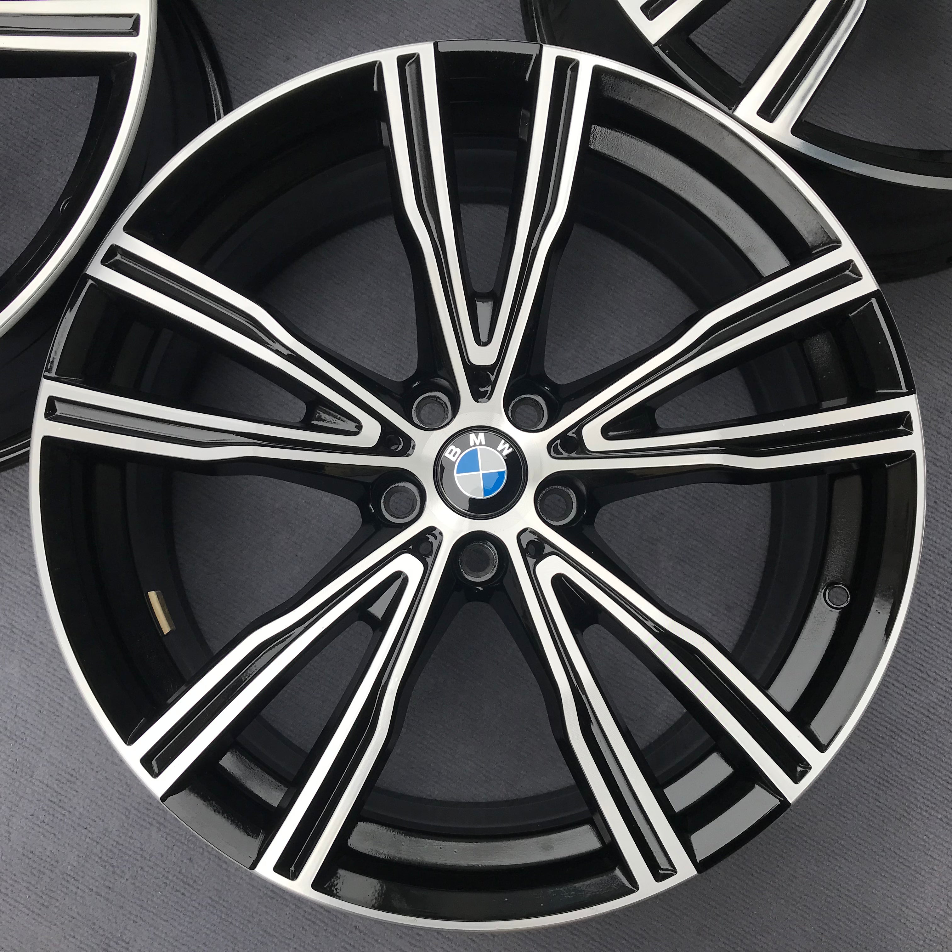 BMW 8 series 840 20 inch original wheels