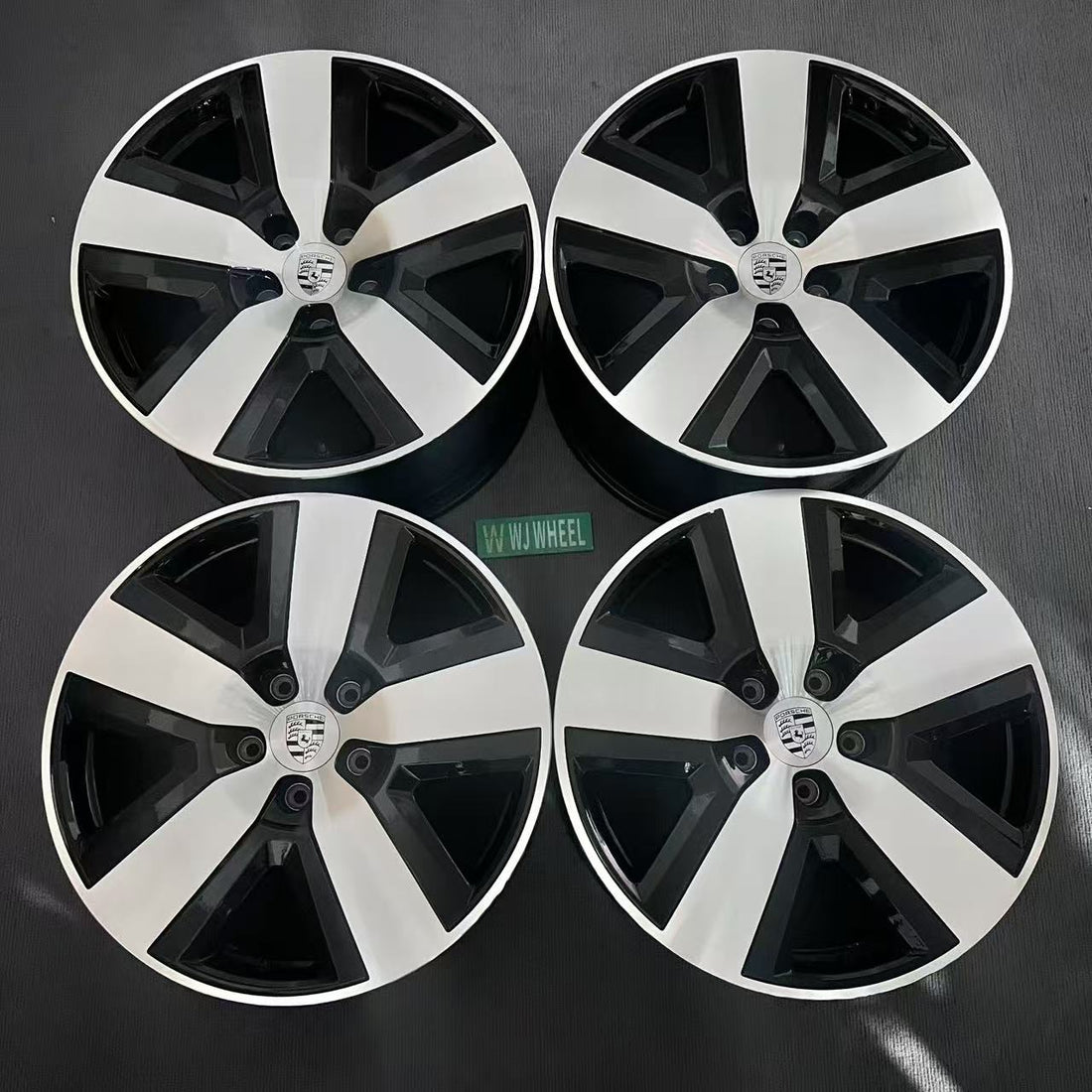 Porsche Cayenne 20 inch  original wheel