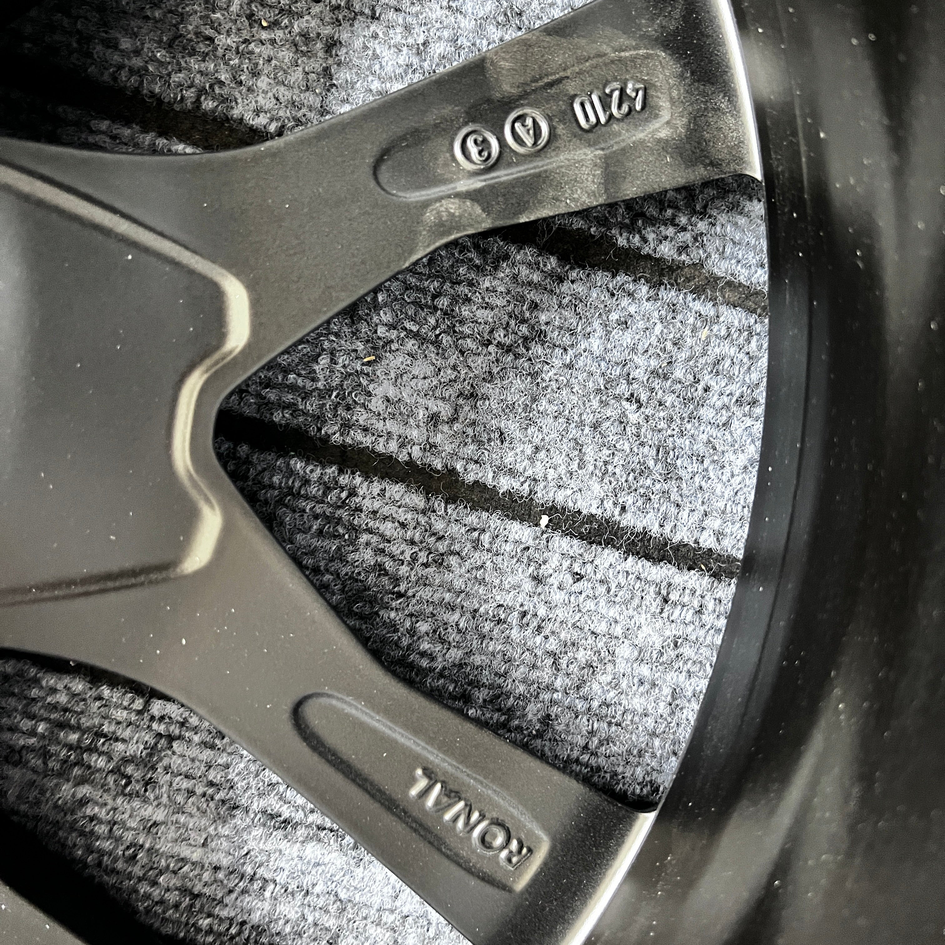 Porsche Cayenne 21-inch original wheel