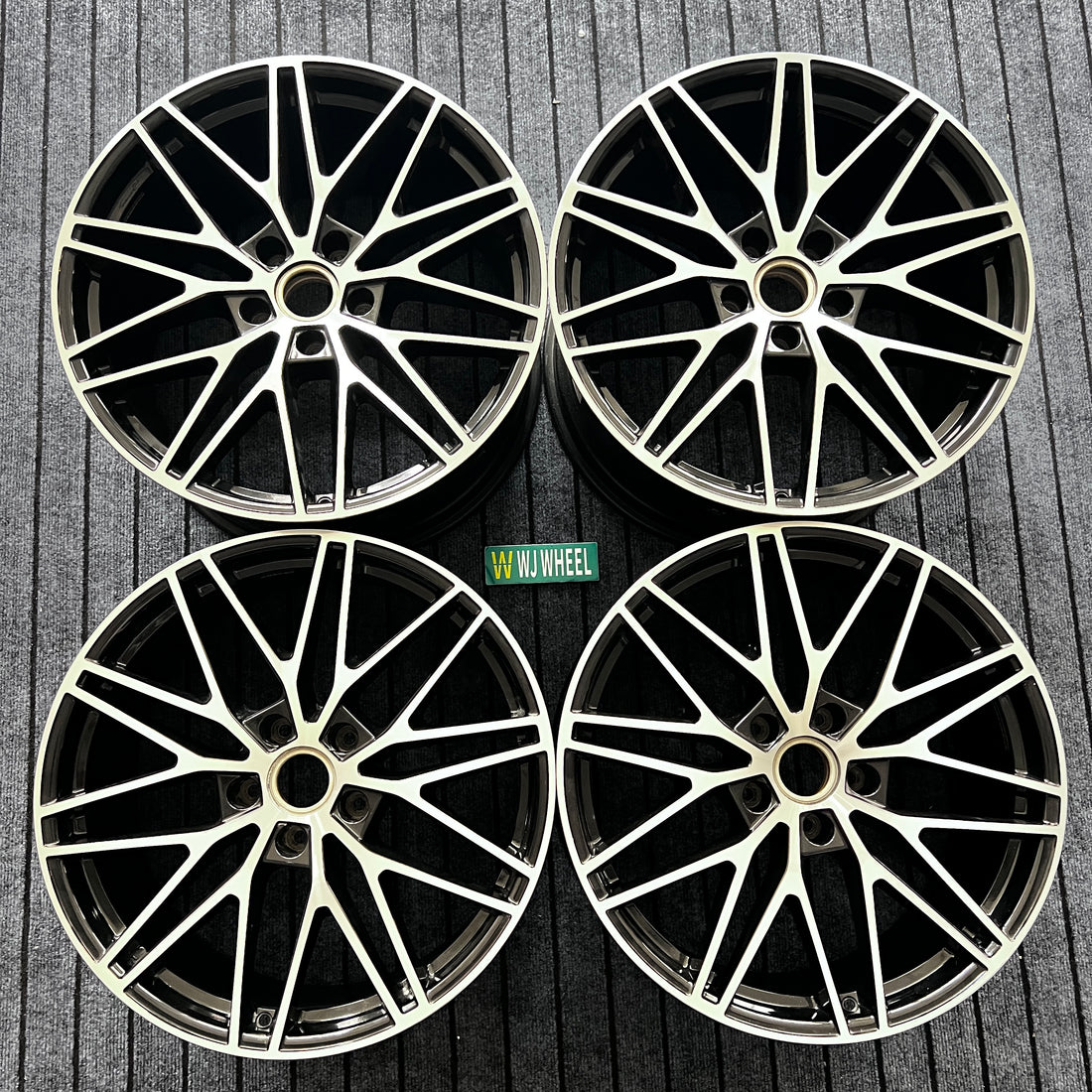 Porsche Cayenne 21-inch original wheel