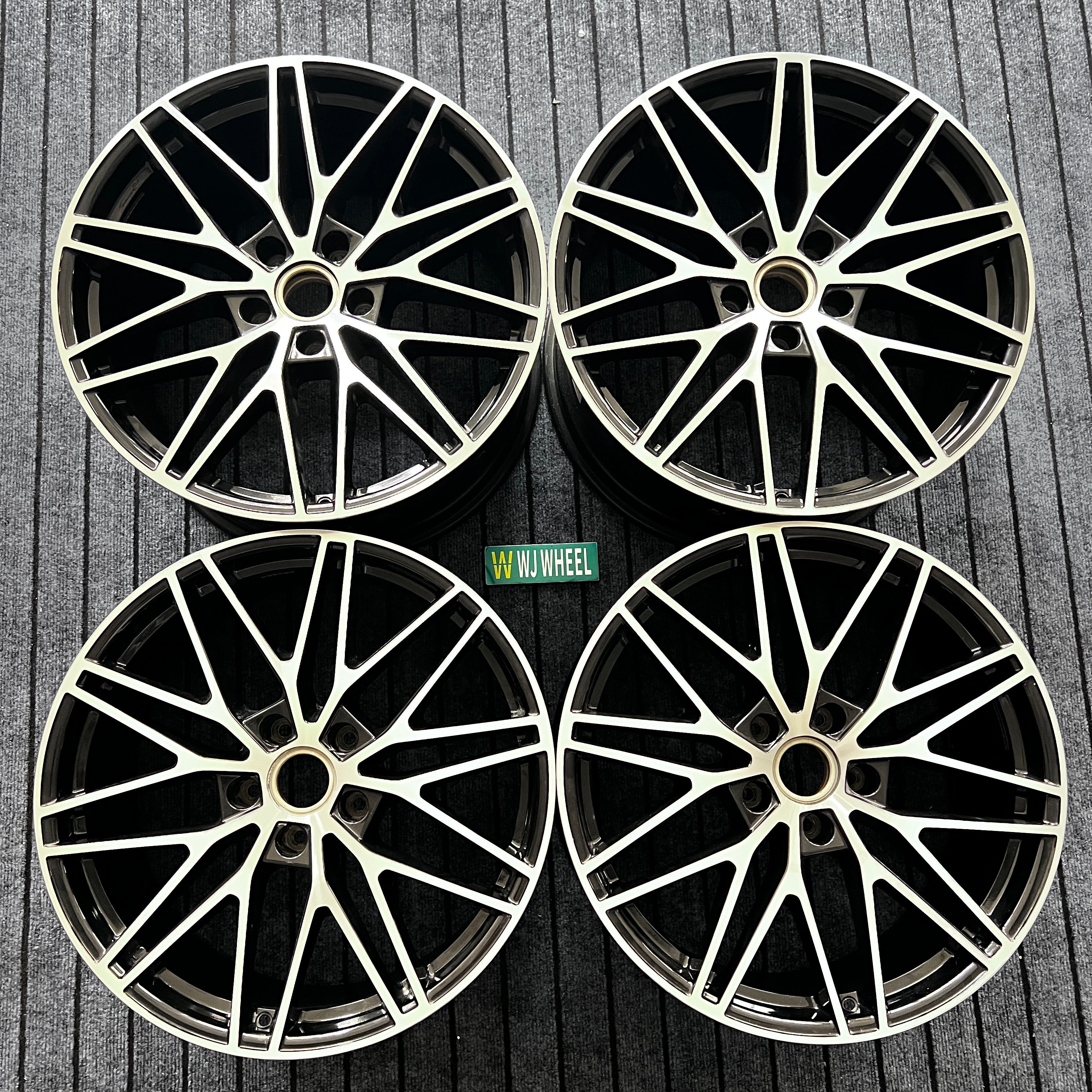 Porsche Cayenne 21-inch original wheel