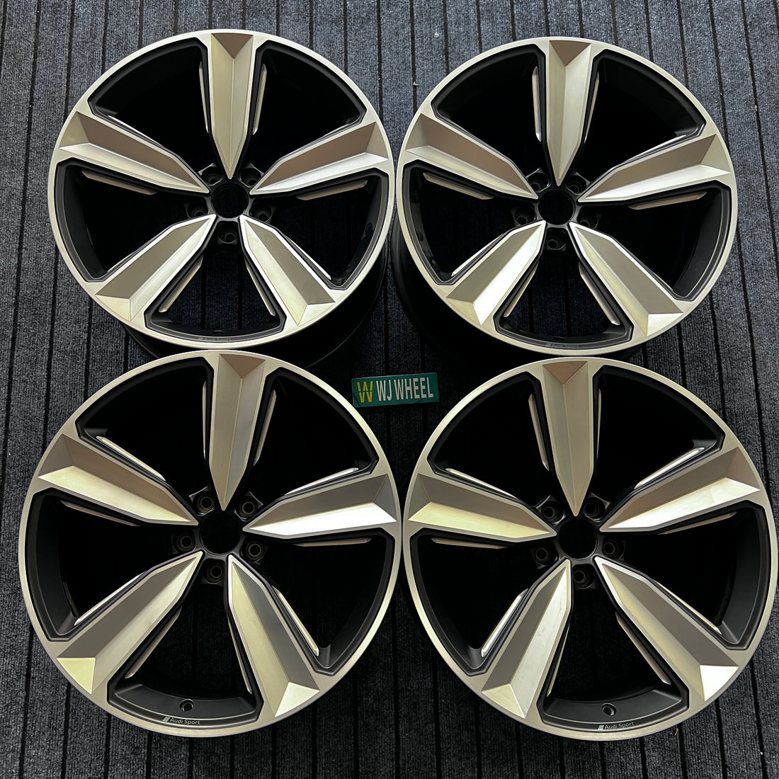 Audi RS5 20-inch Original wheels