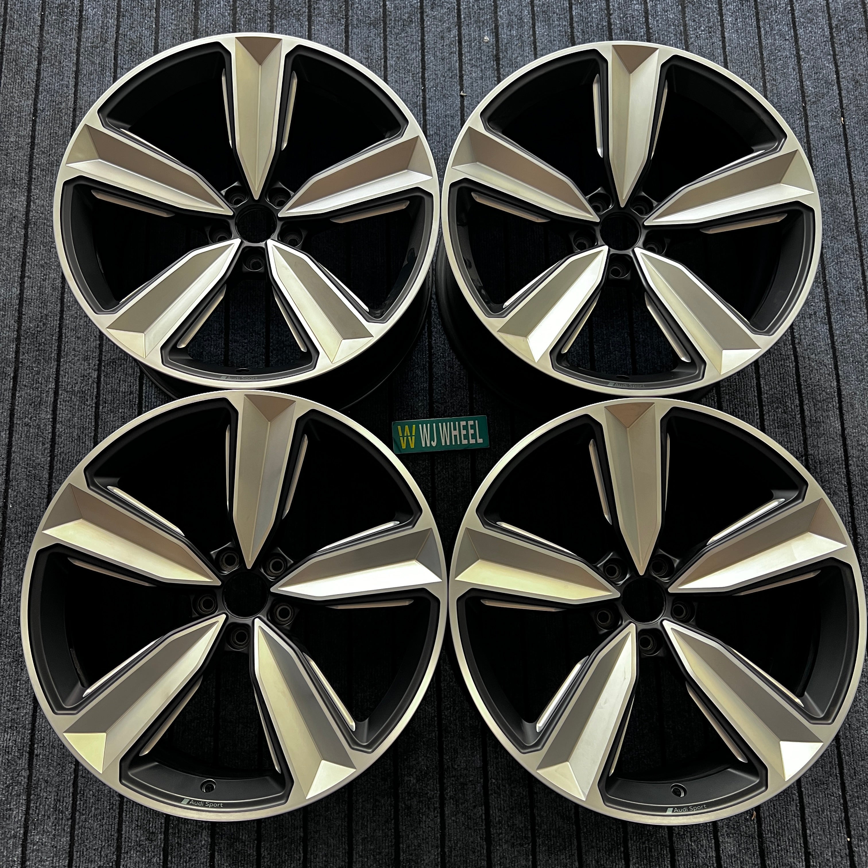 Audi RS5 20-inch Original wheels