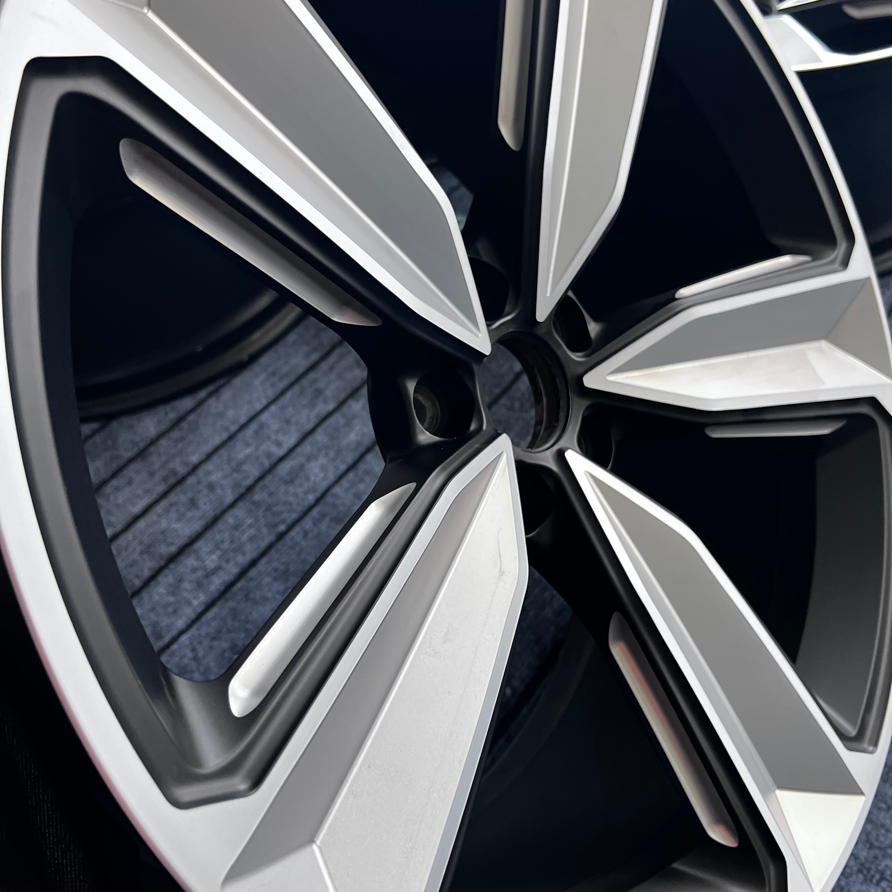 Audi RS5 20-inch Original wheels