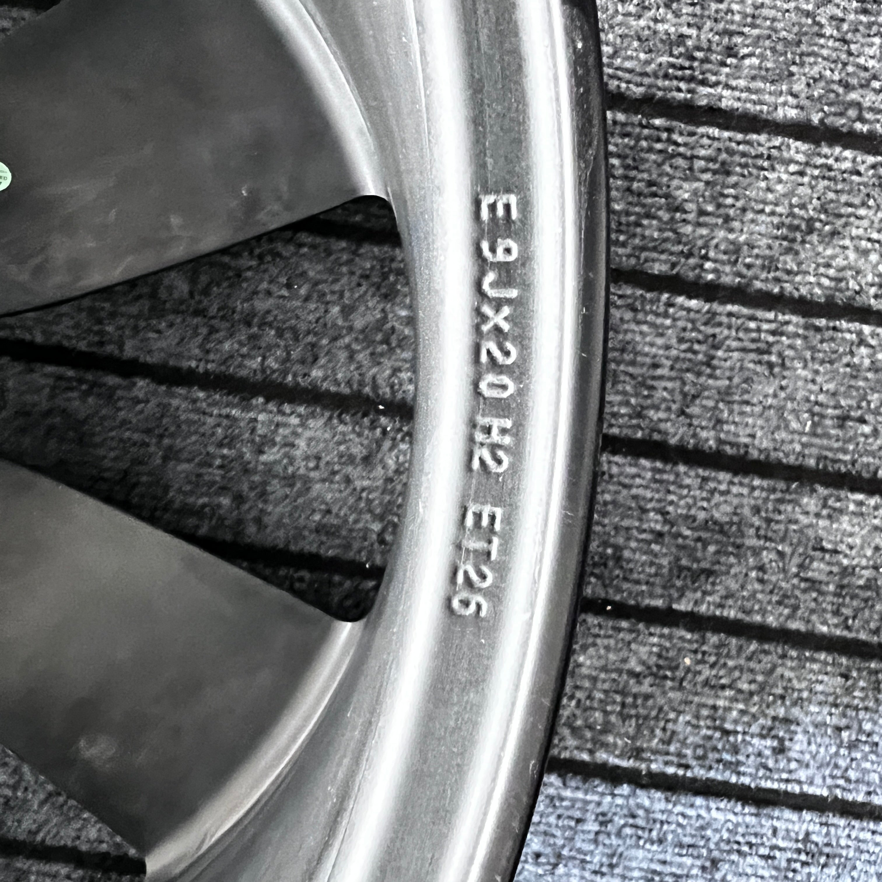 Audi RS5 20-inch Original wheels