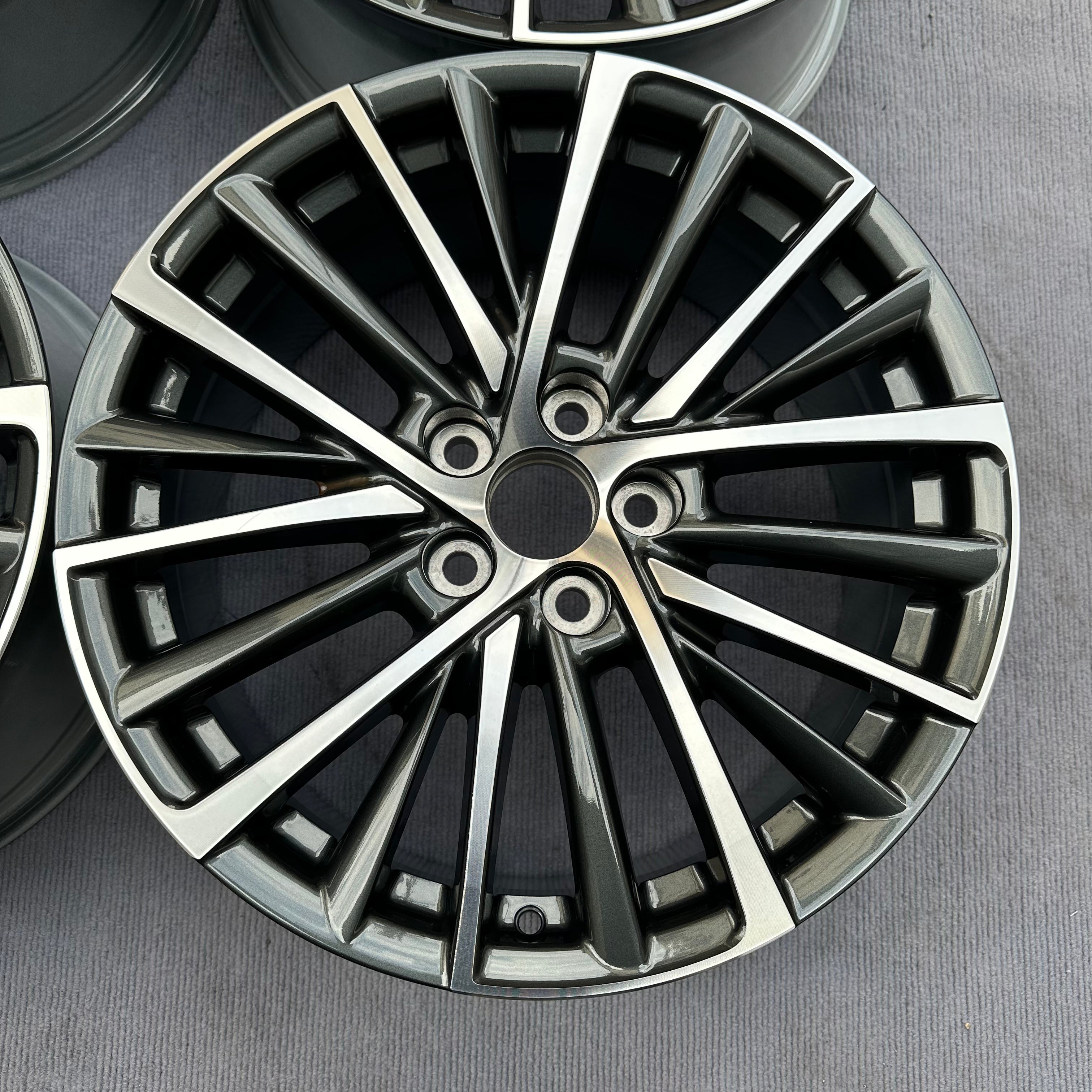 Lexus ES 18 inch  original wheels