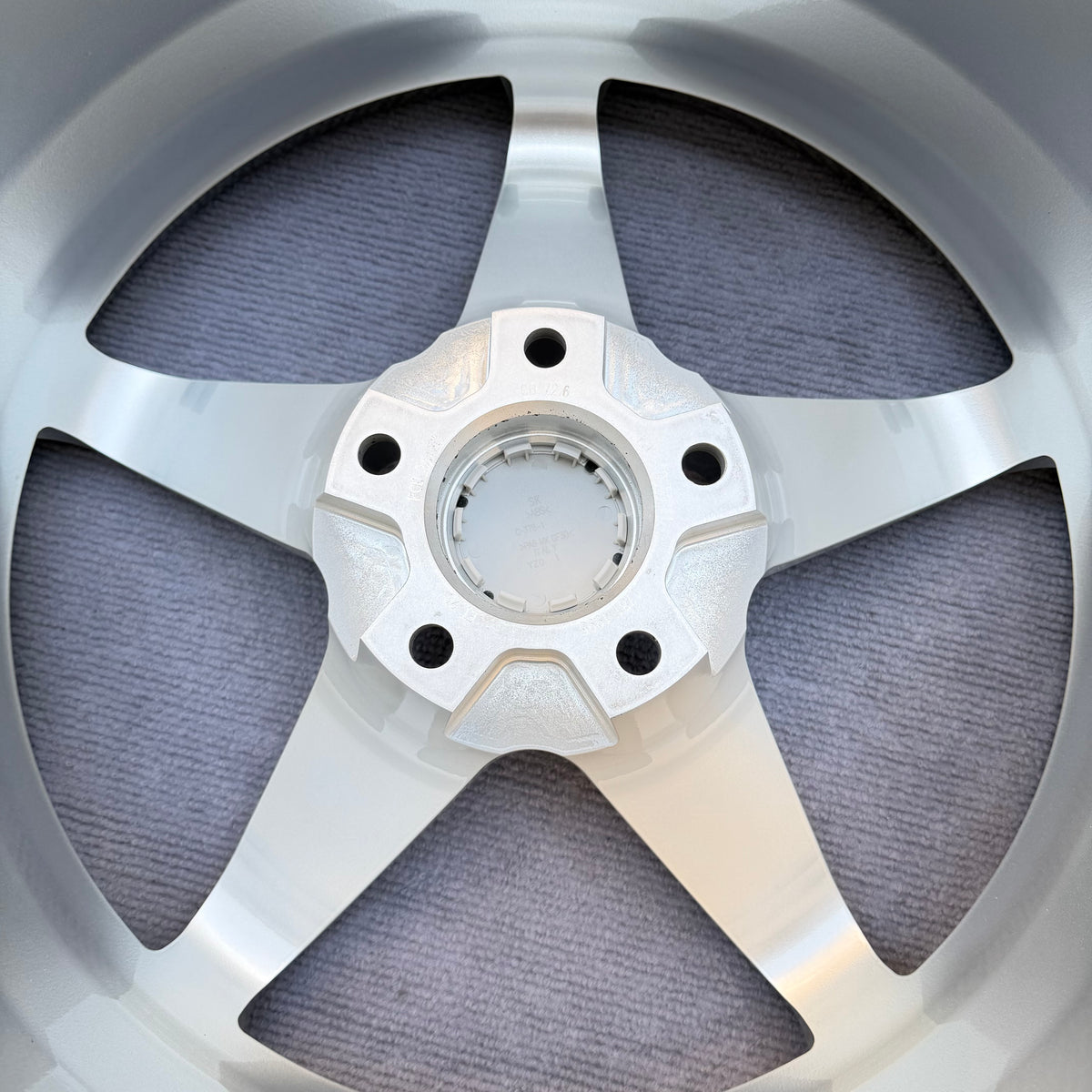 MB04 19 inch 5*120 72.6