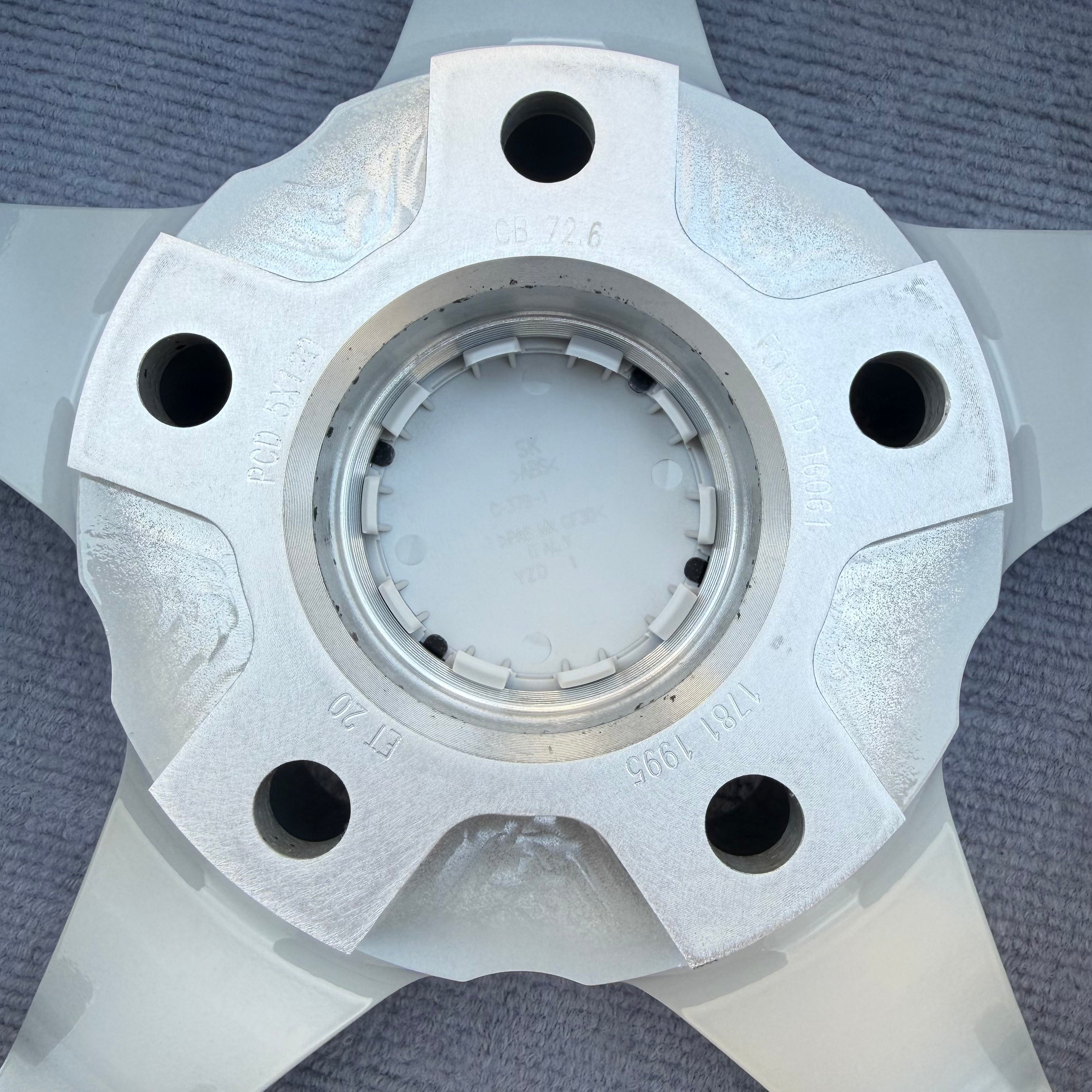 MB04 19 inch 5*120 72.6