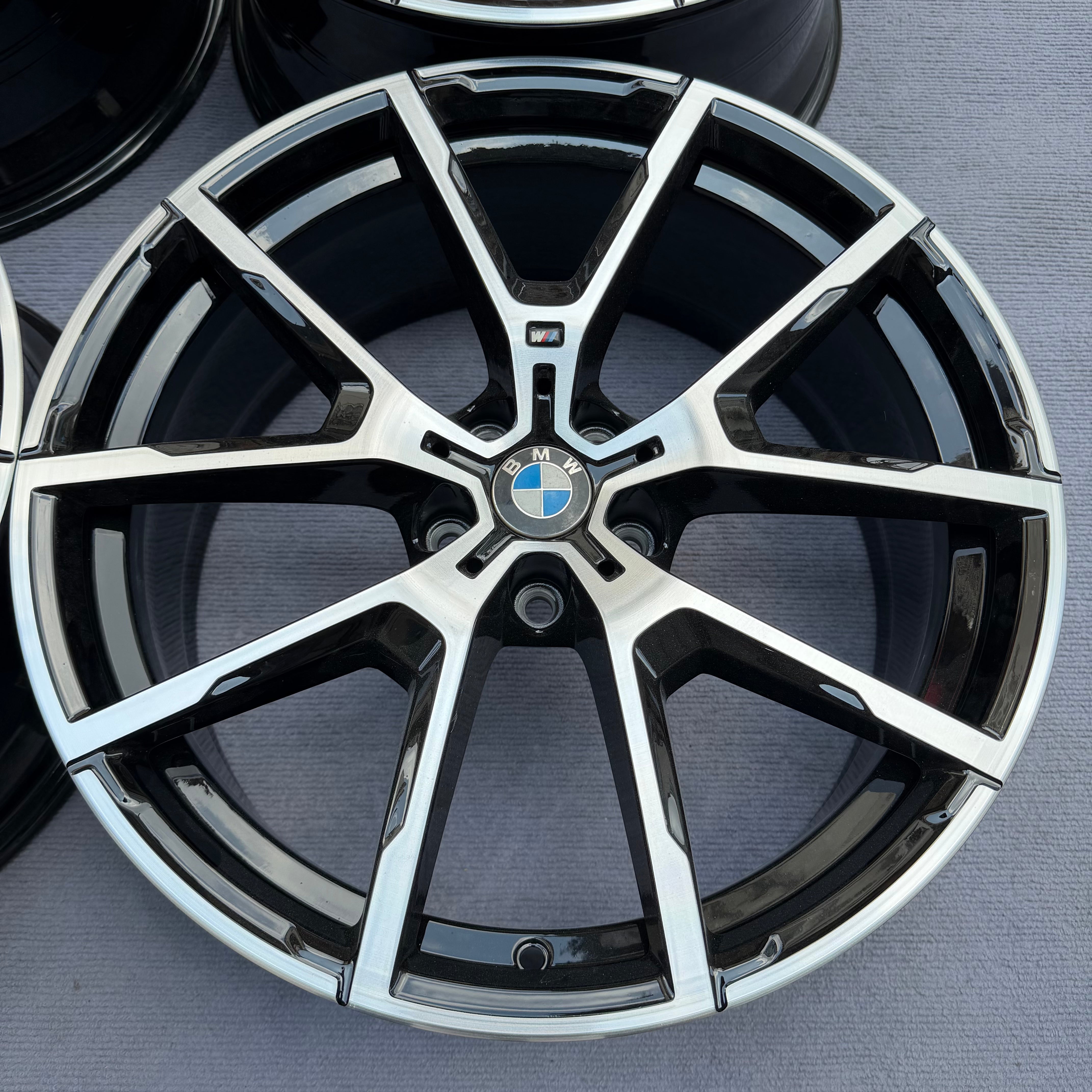 BMW 8 series 728M 20 inch original wheels