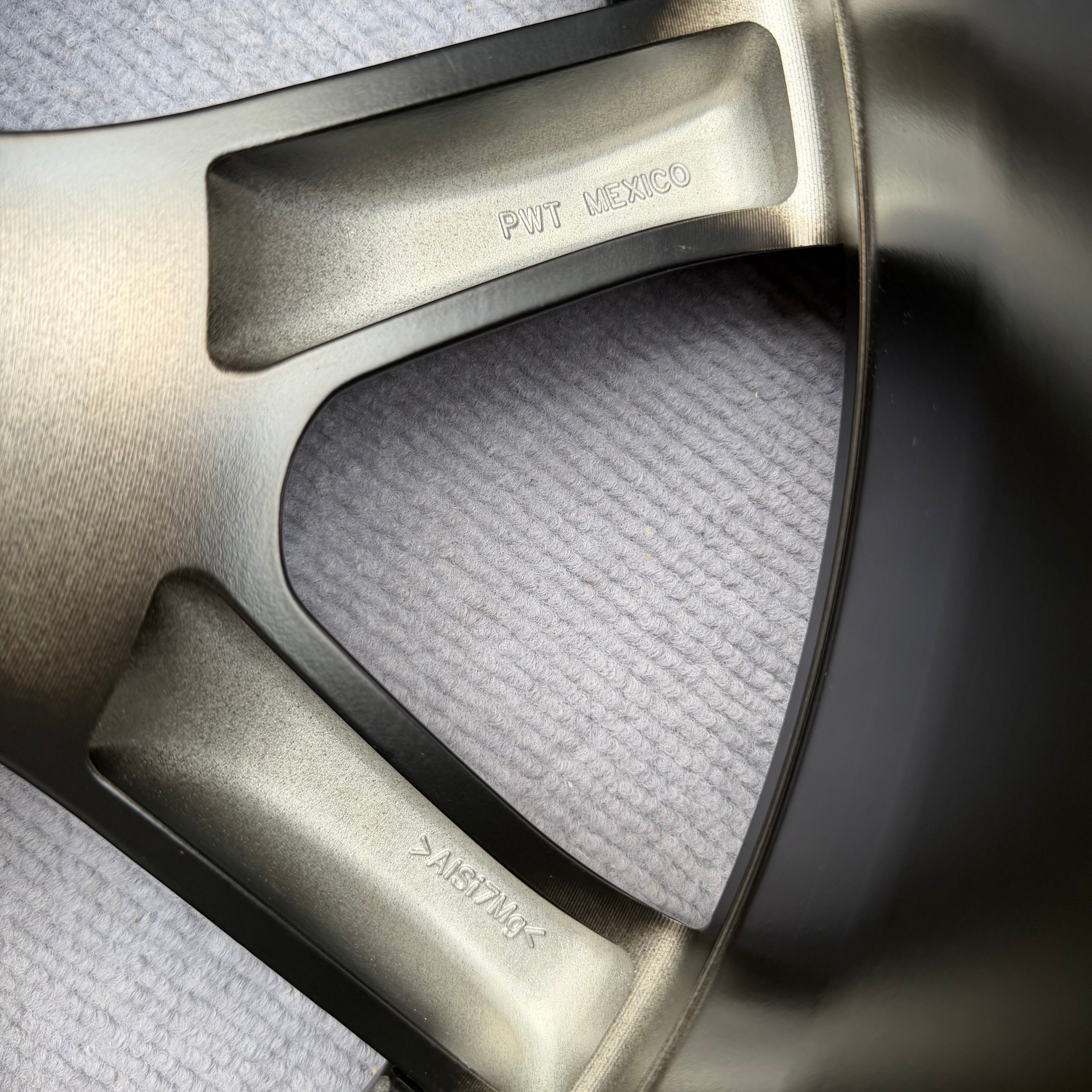 Tesla Model Y 21-inch Original wheel
