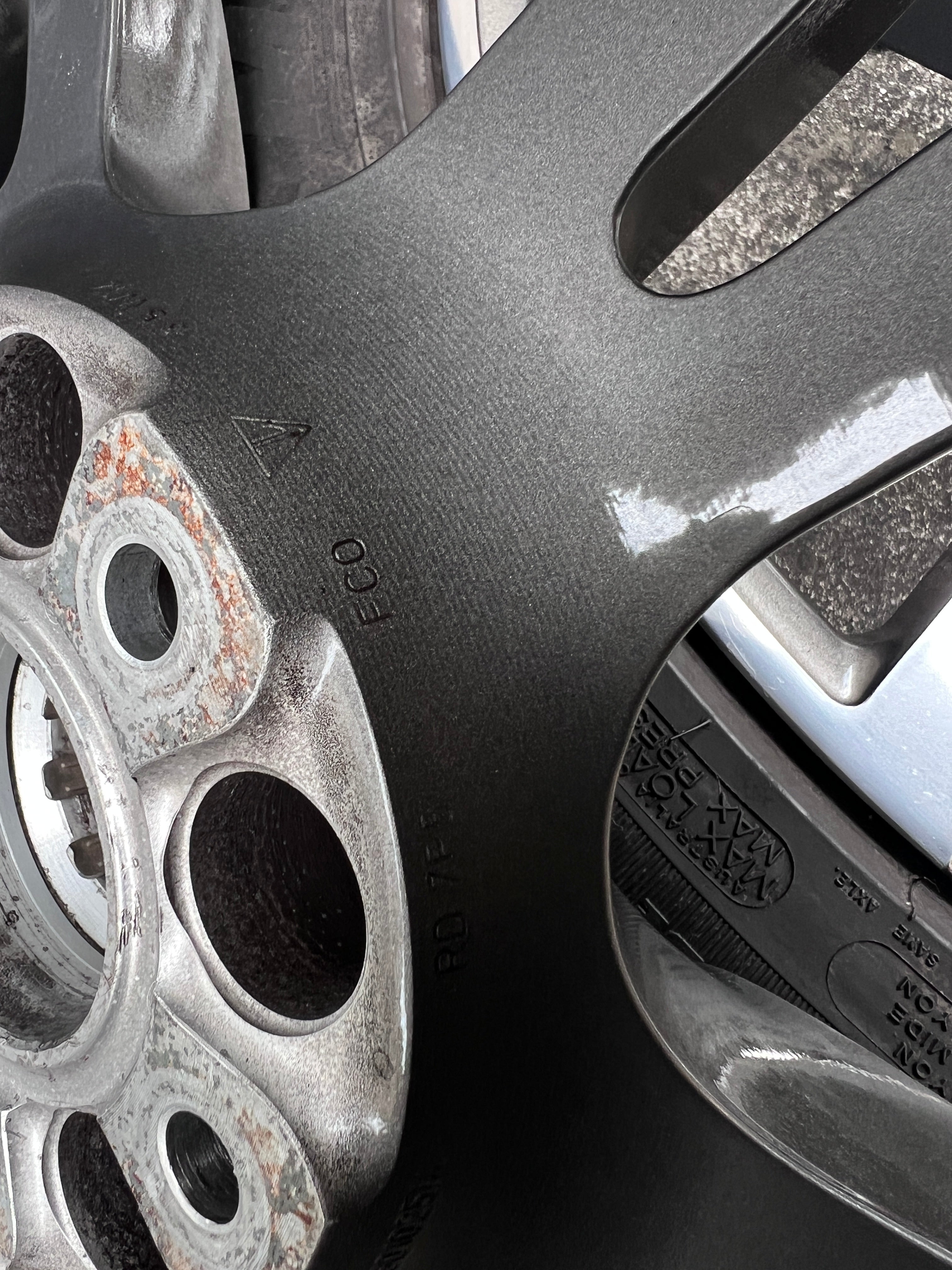 Porsche Cayenne 21 inch original wheel(with tire)