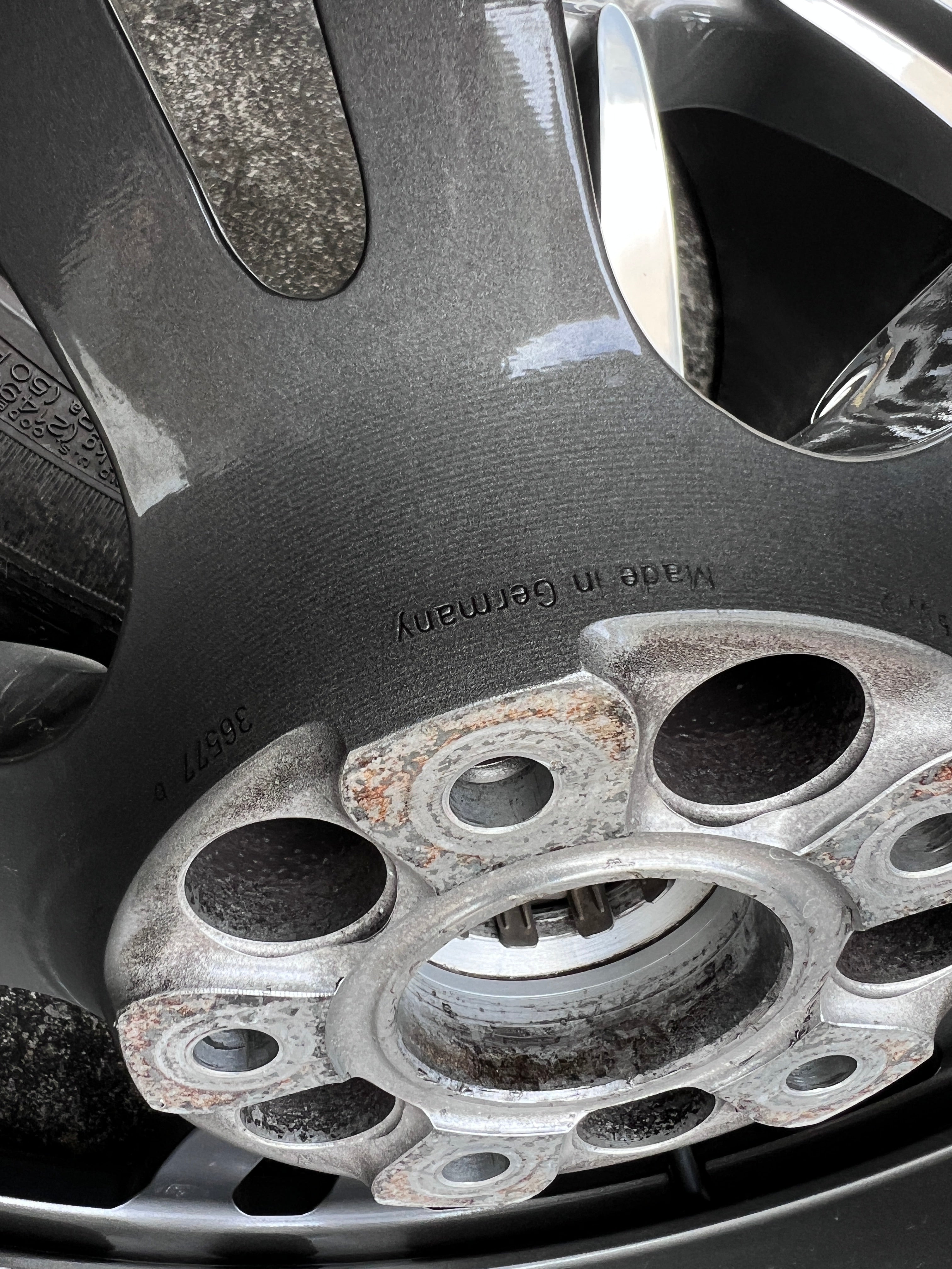 Porsche Cayenne 21 inch original wheel(with tire)