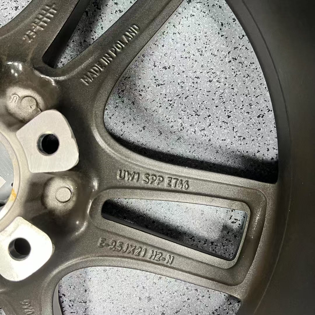 Porsche Cayenne 21-inch original wheels（with tire）