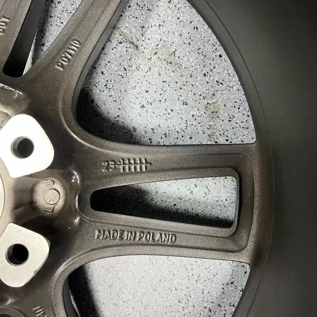 Porsche Cayenne 21-inch original wheels（with tire）