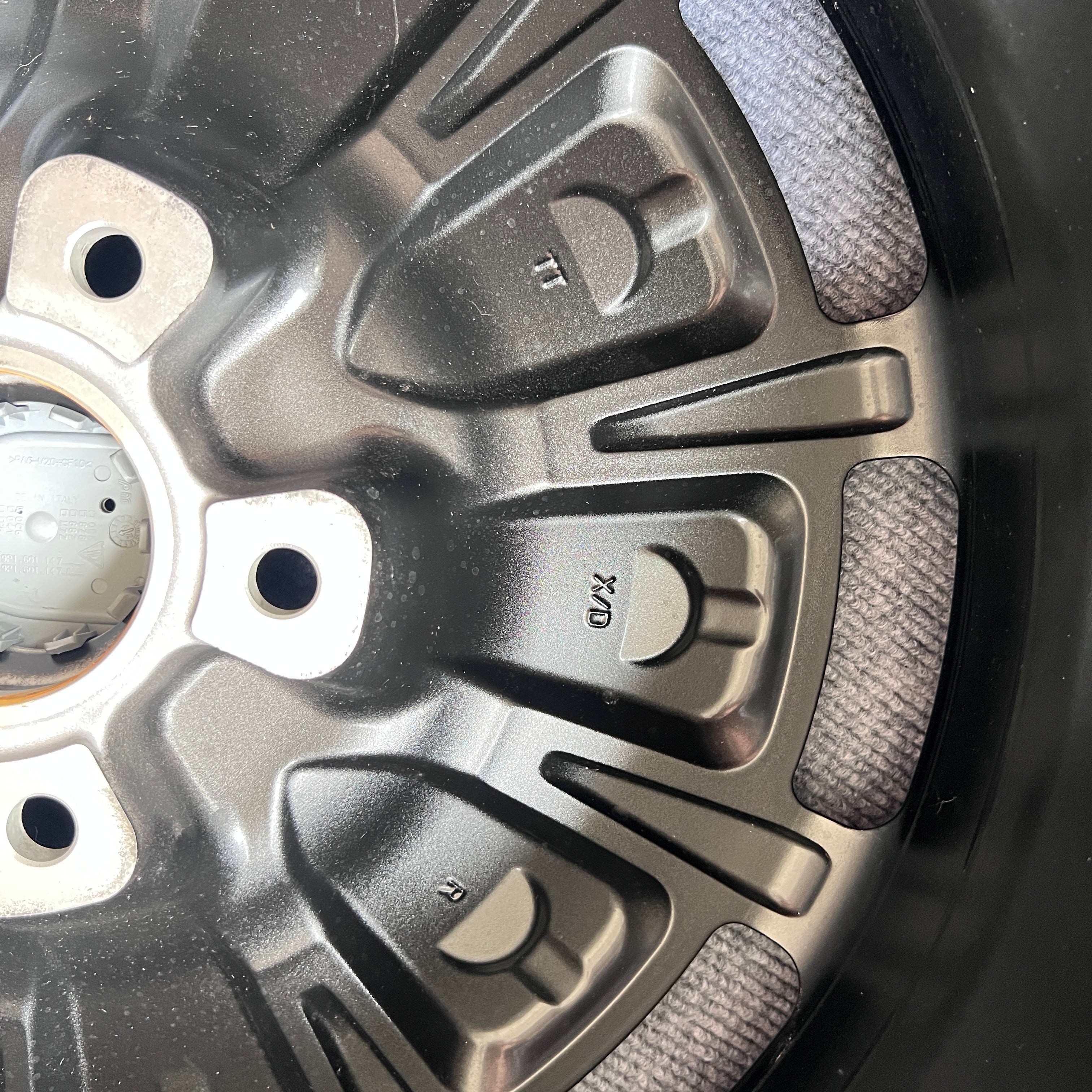 Porsche Taycan 20 inch original wheel