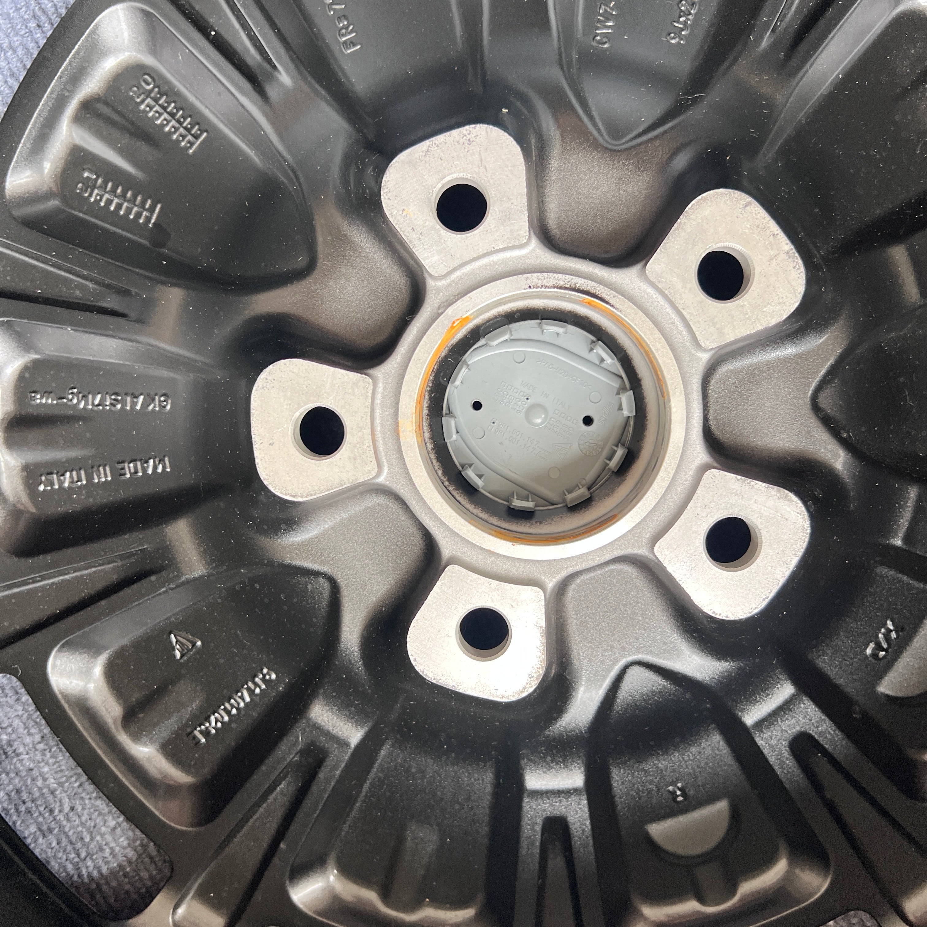 Porsche Taycan 20 inch original wheel