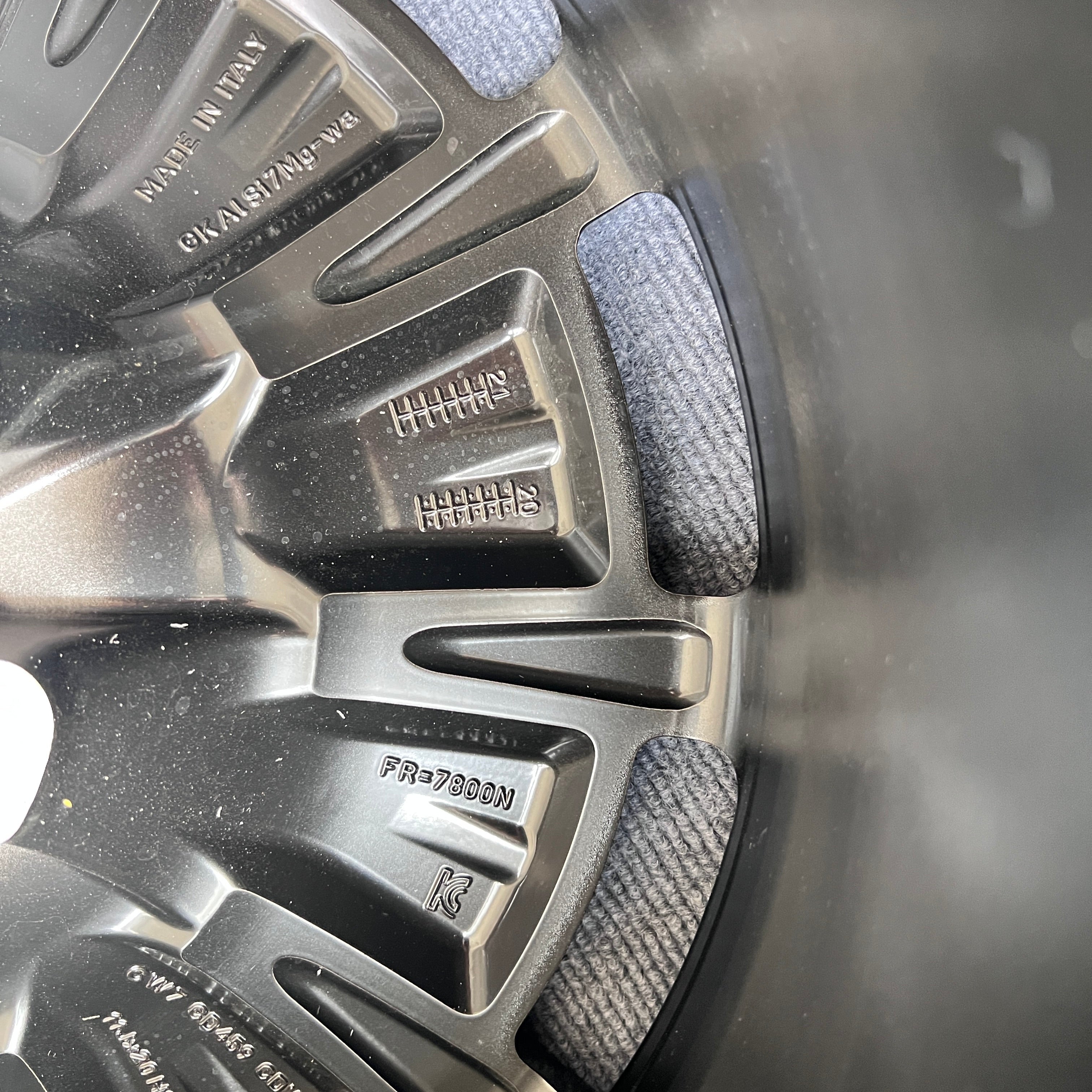 Porsche Taycan 20 inch original wheel