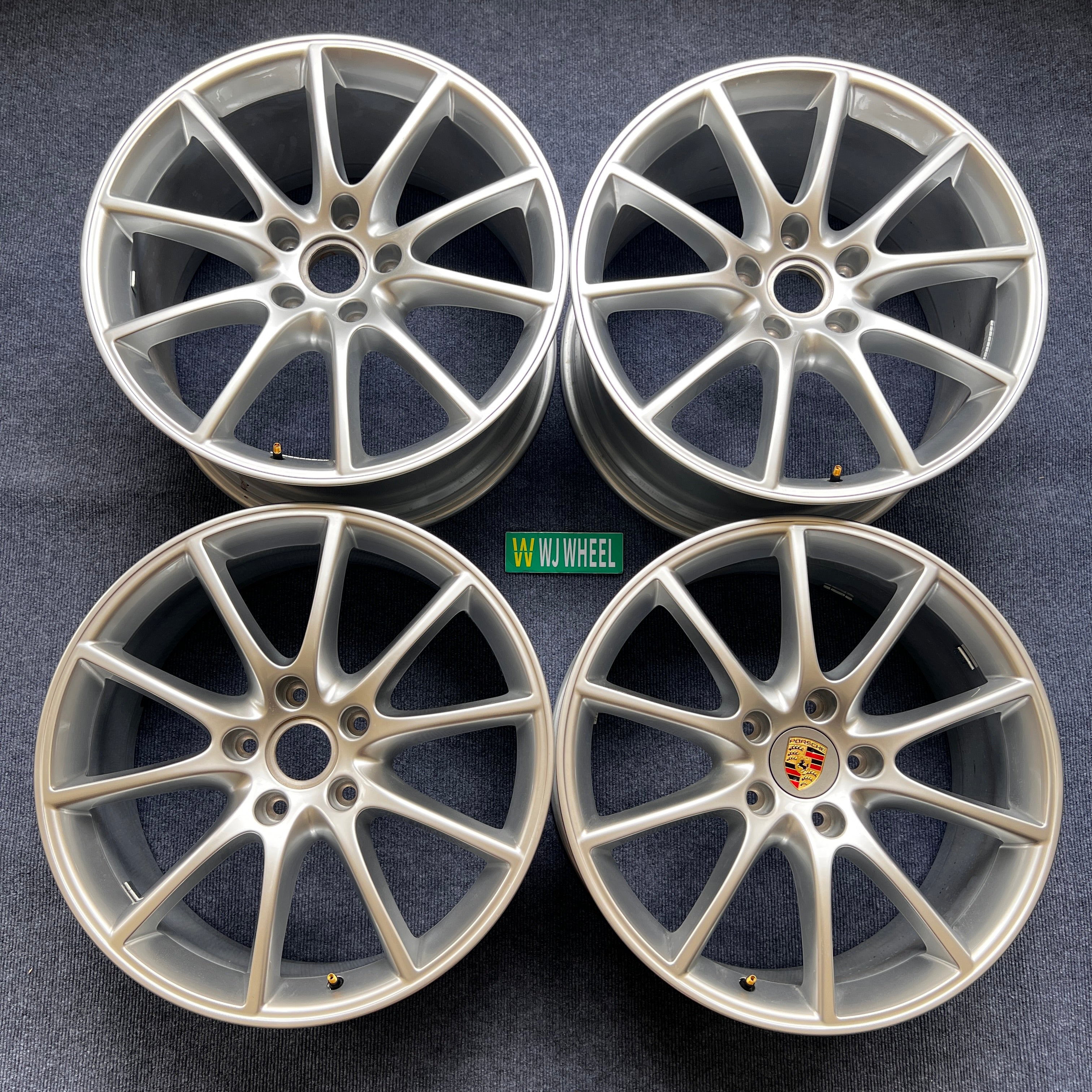 Porsche cayenne 20 inch original wheel