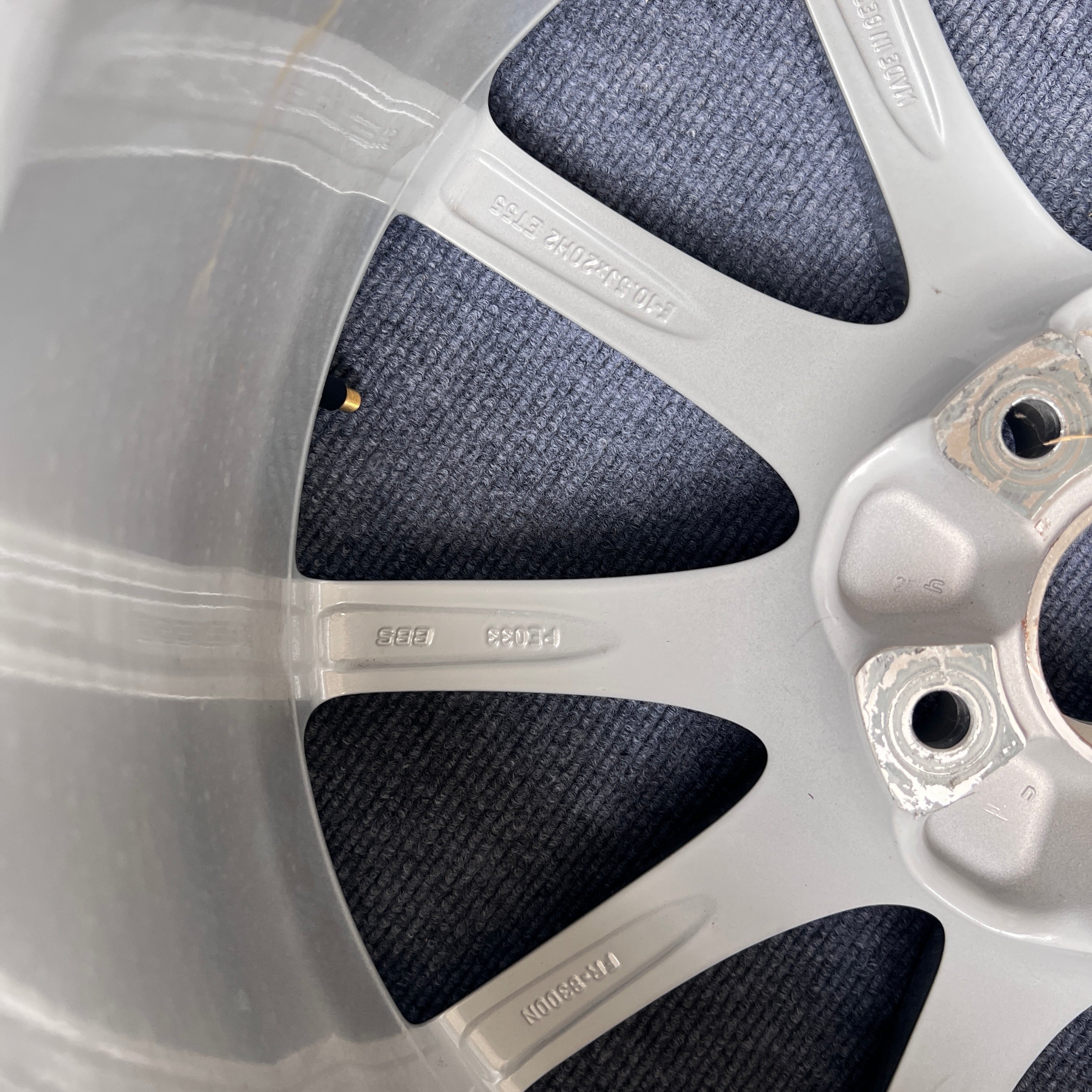 Porsche cayenne 20 inch original wheel